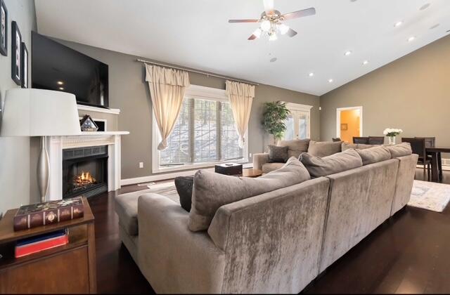 521 Water Cliff Drive Property Photo 7
