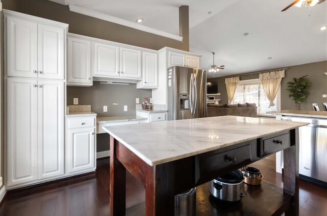521 Water Cliff Drive Property Photo 12