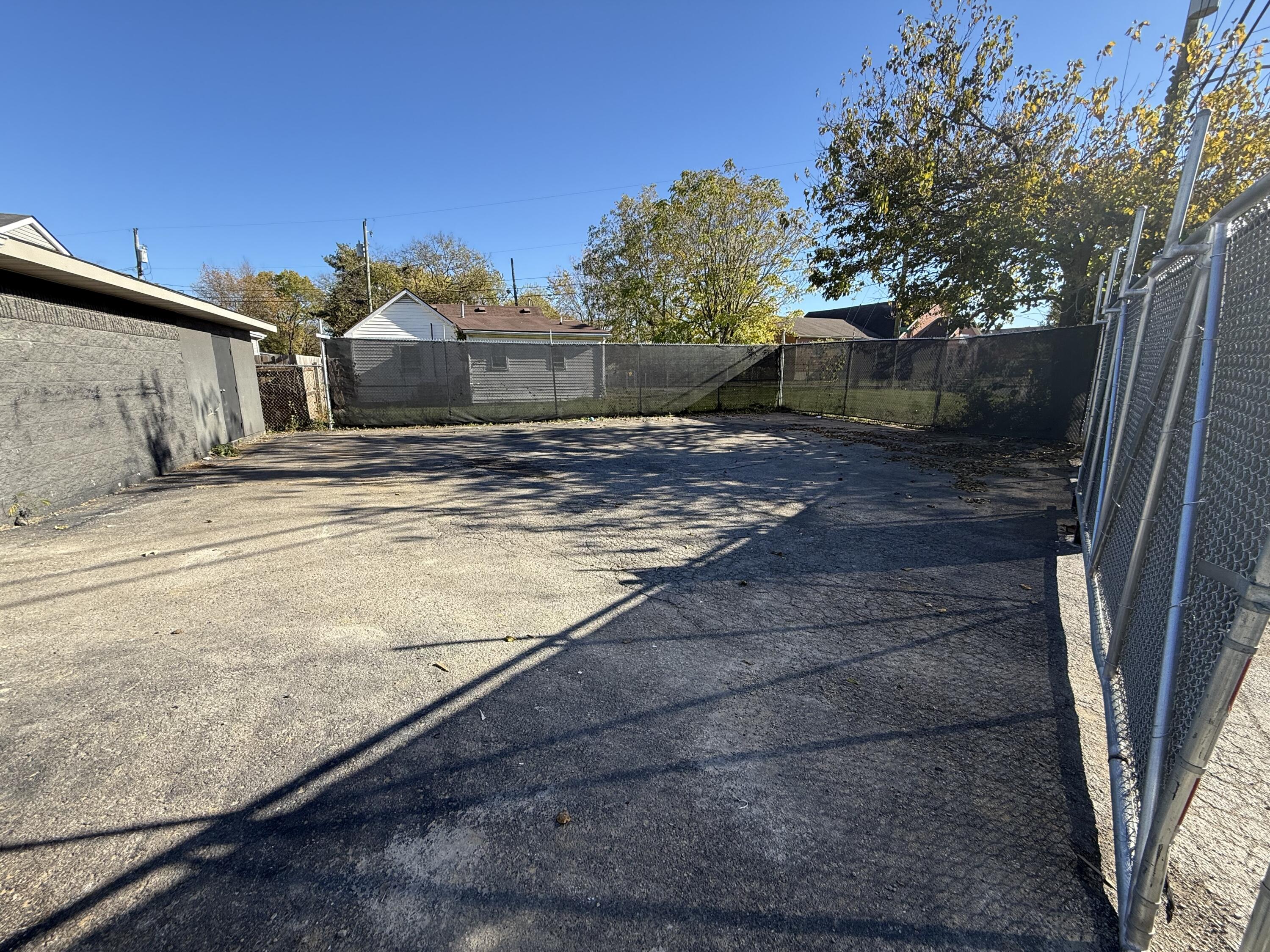 312 Thompson Road Property Photo 10
