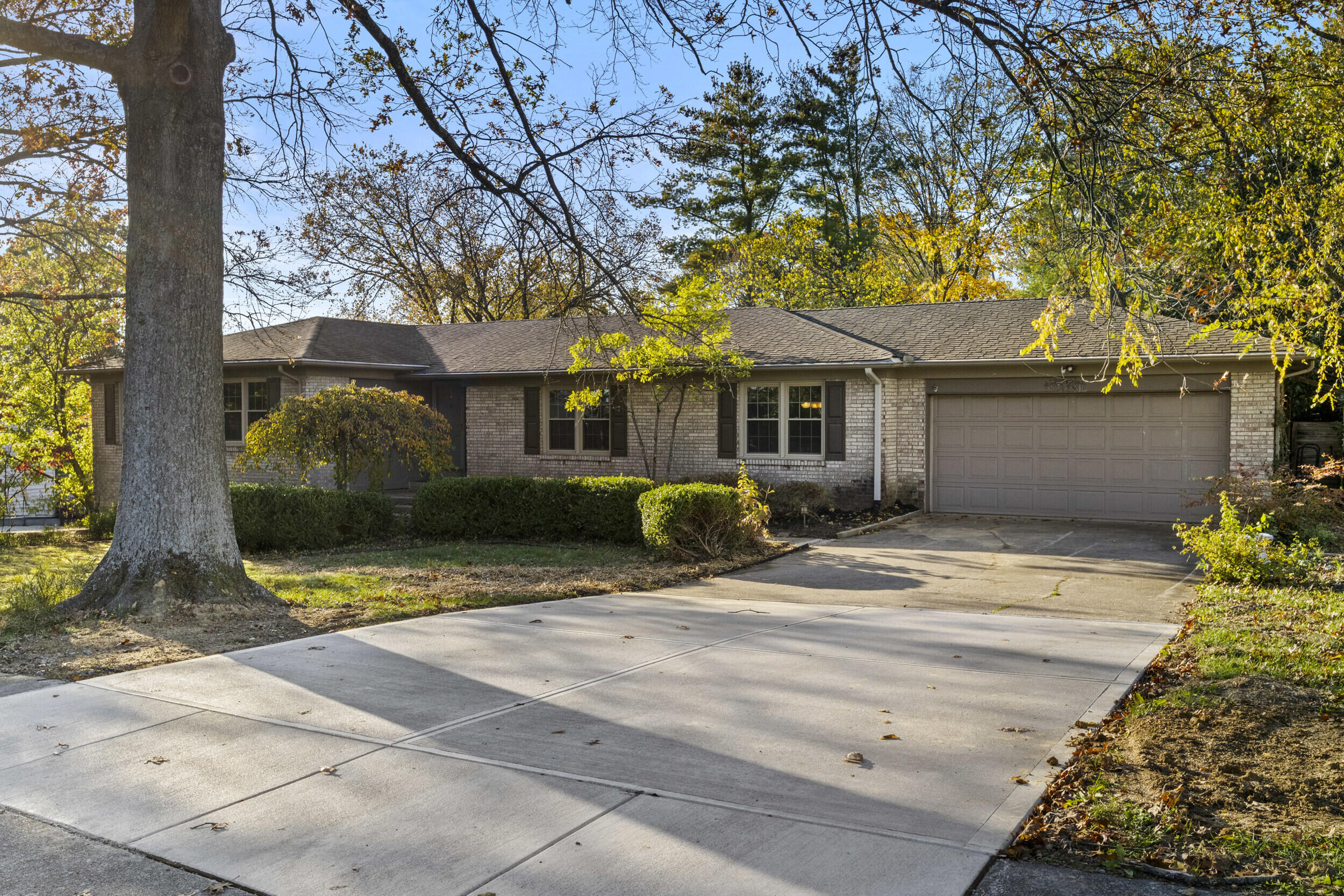 3671 Walden Drive Property Photo 2