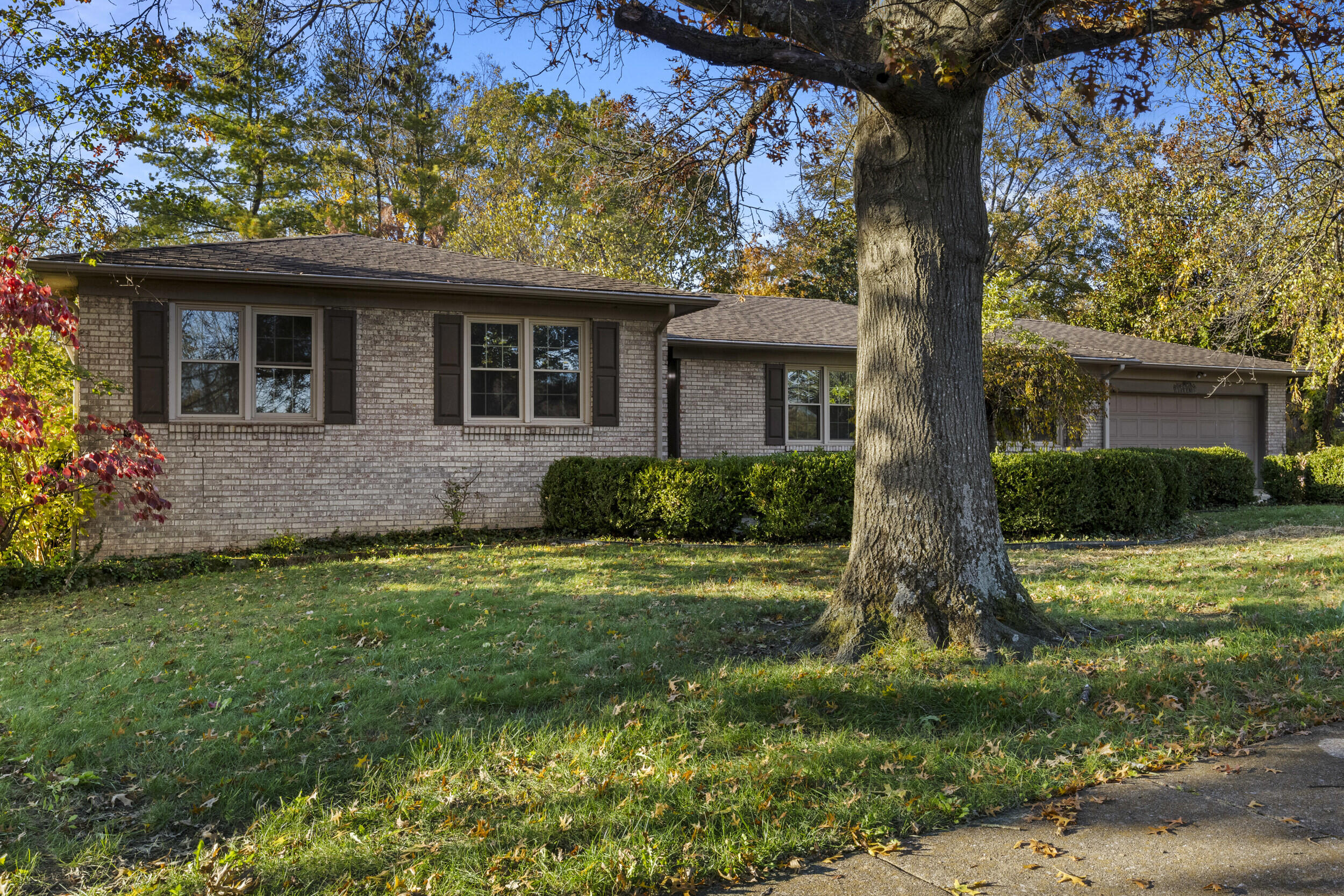 3671 Walden Drive Property Photo 3