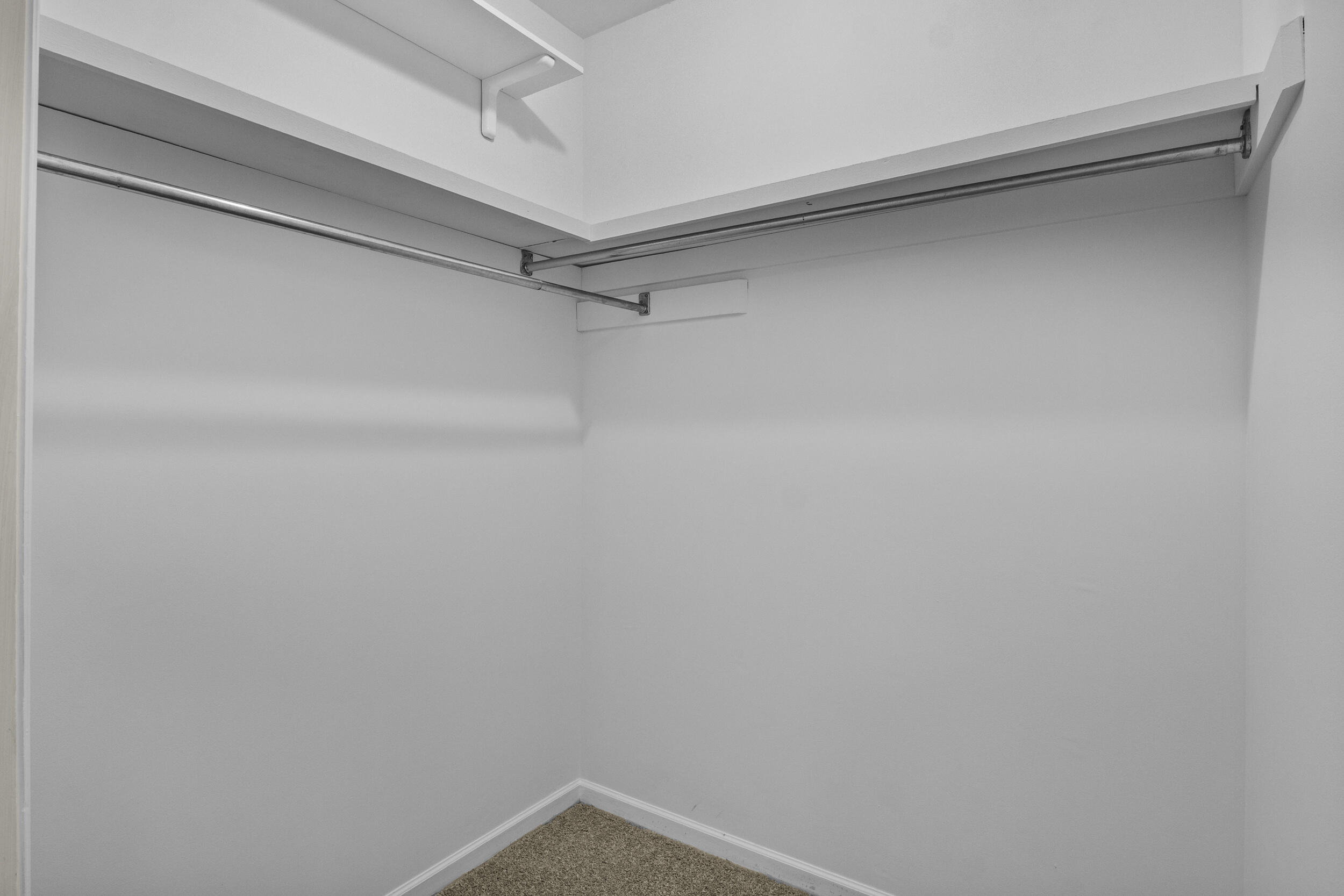 3671 Walden Drive Property Photo 17