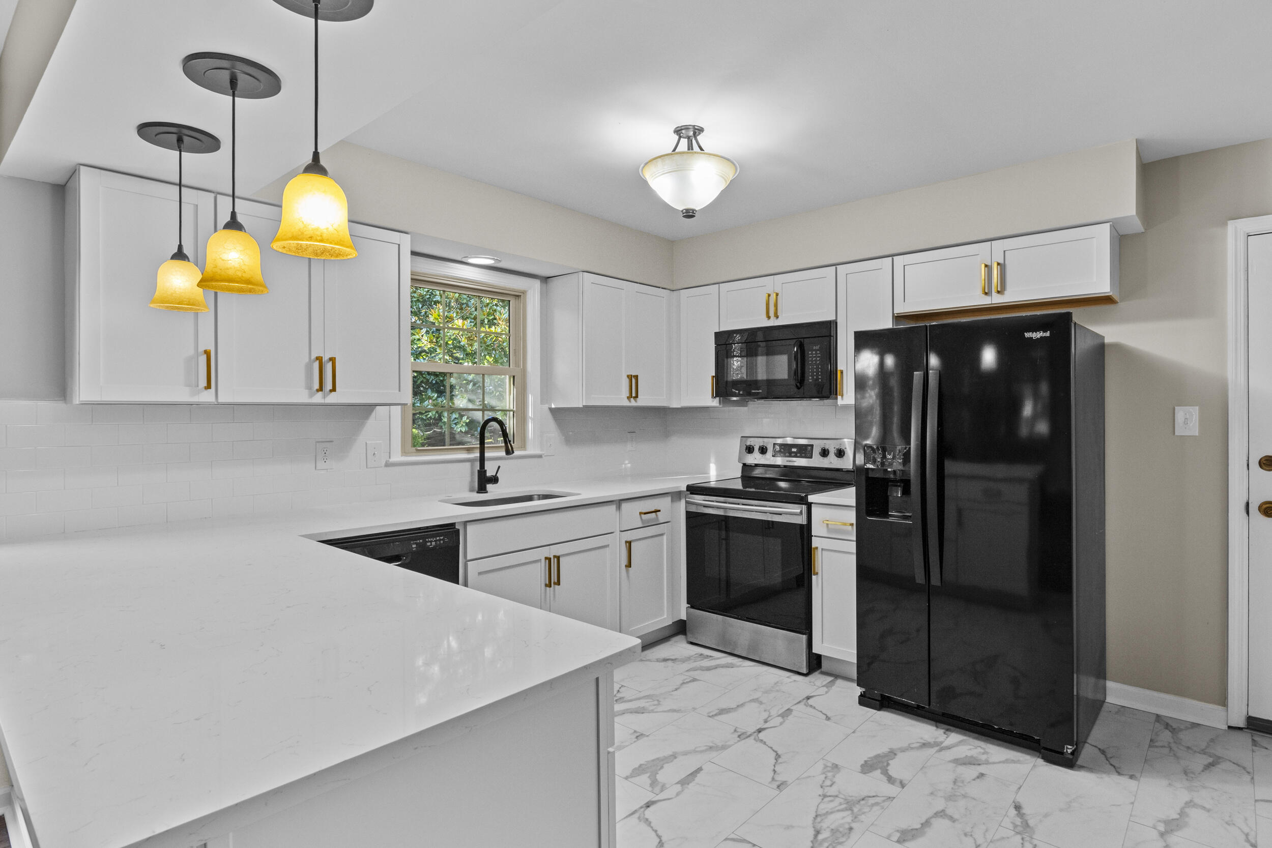 3671 Walden Drive Property Photo 30