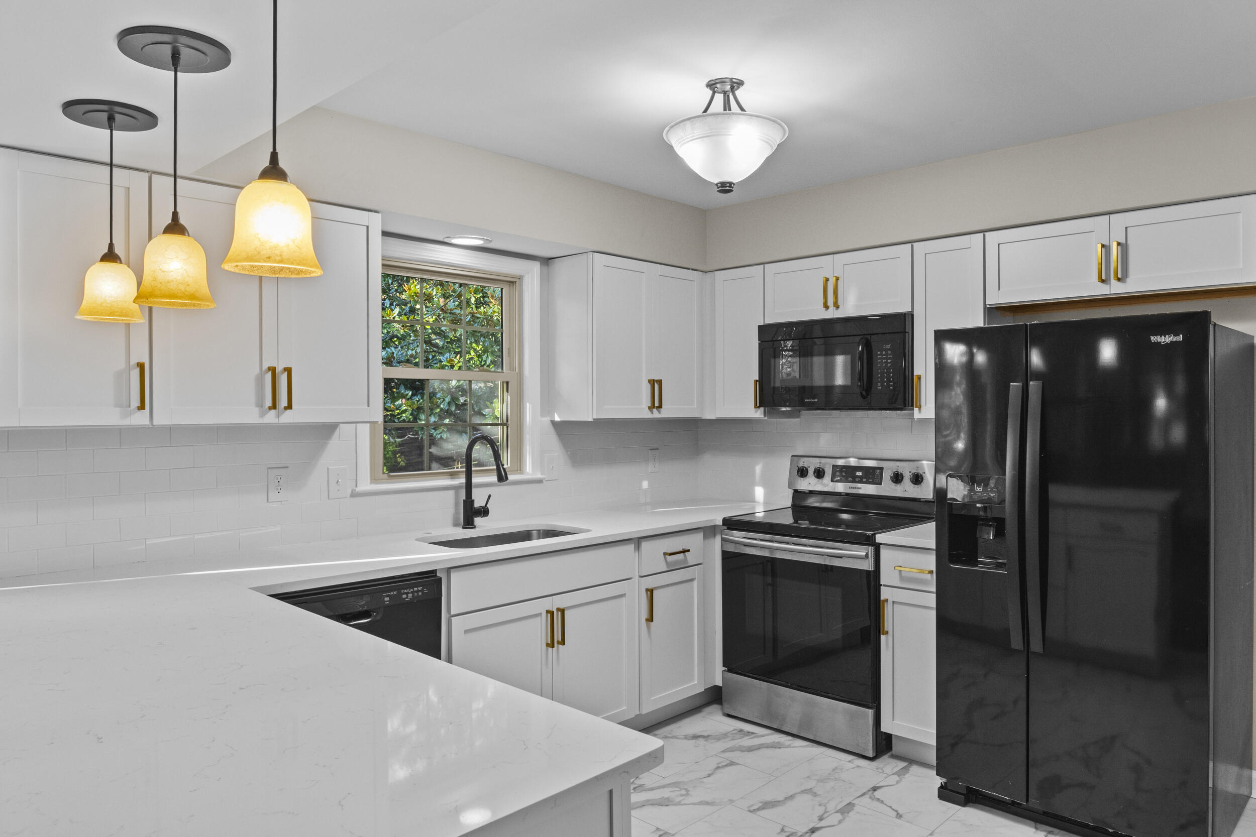 3671 Walden Drive Property Photo 32