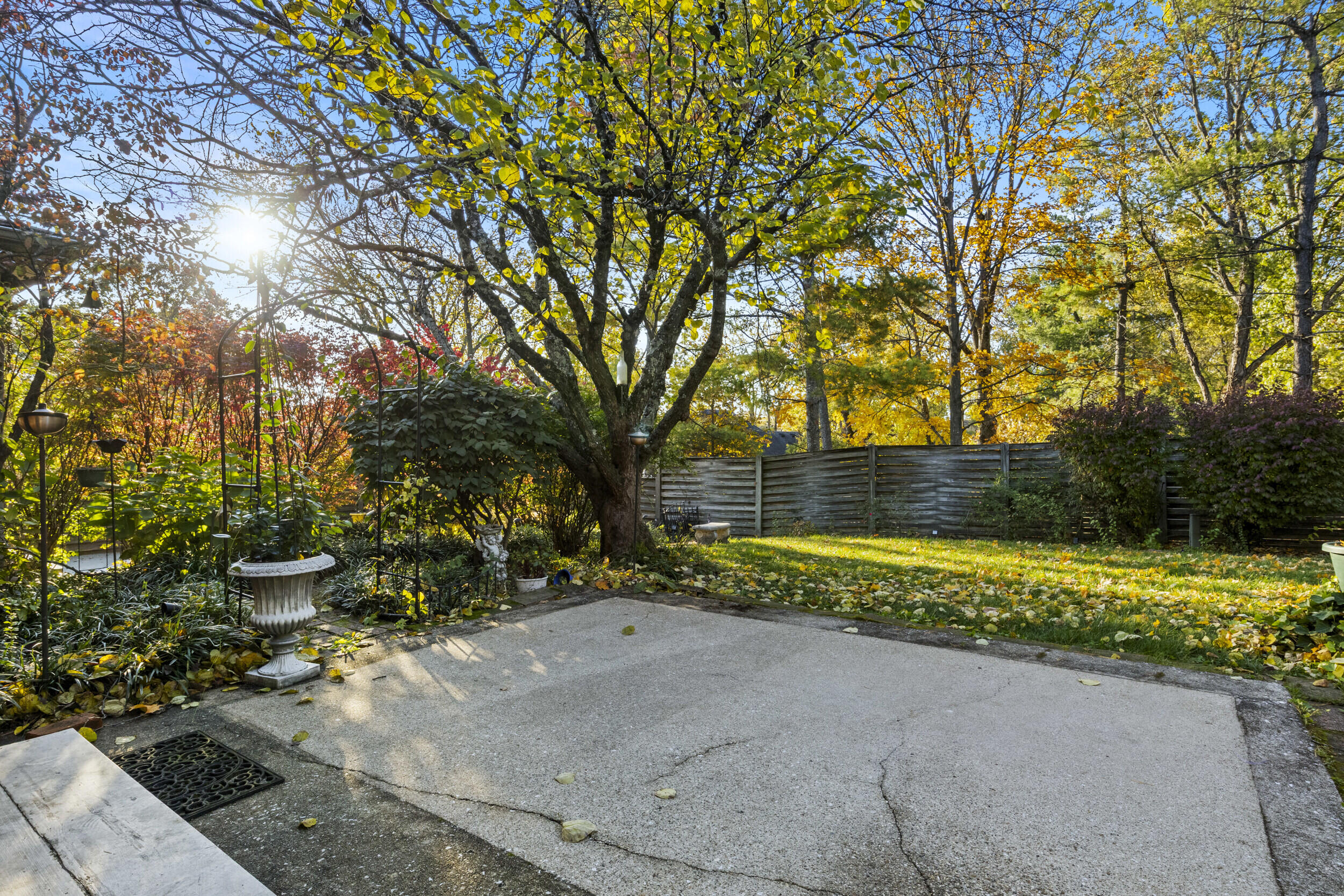 3671 Walden Drive Property Photo 47