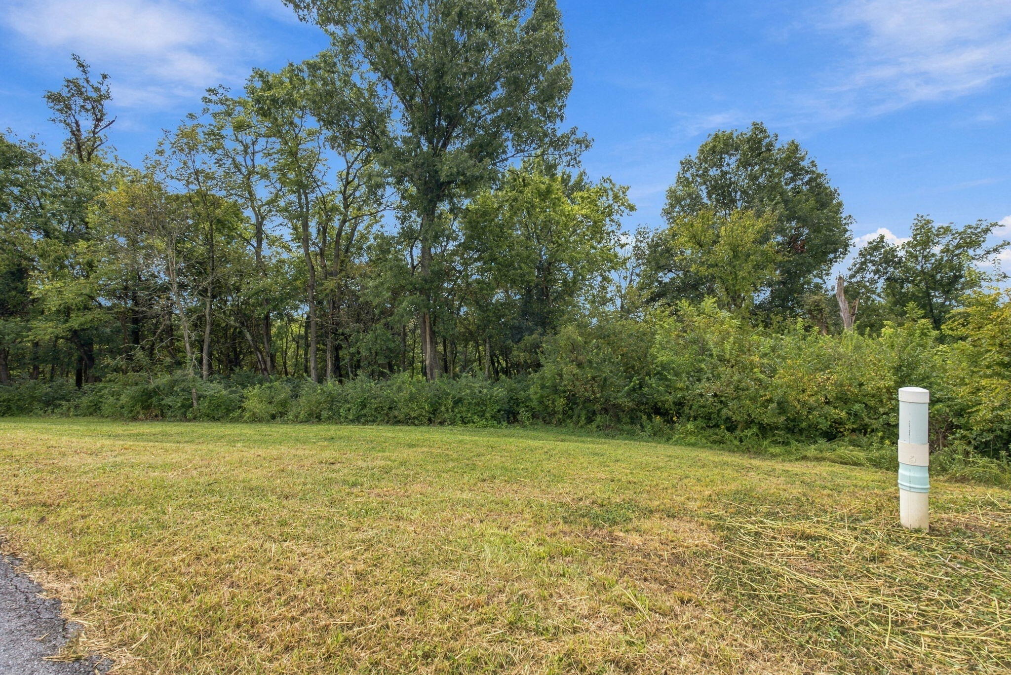 544 Avawam Drive Property Photo 14