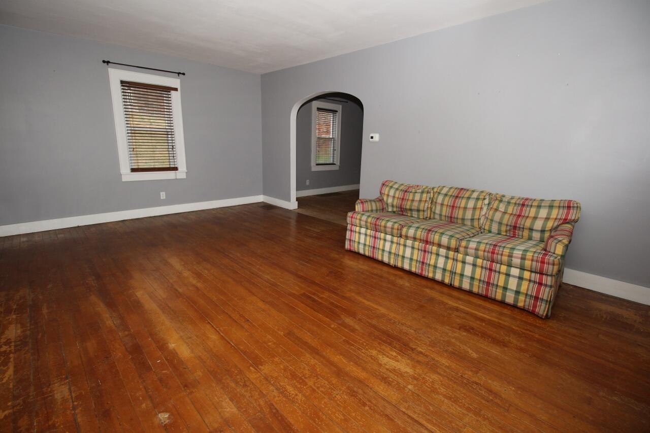 311 Jefferson Street Property Photo 4
