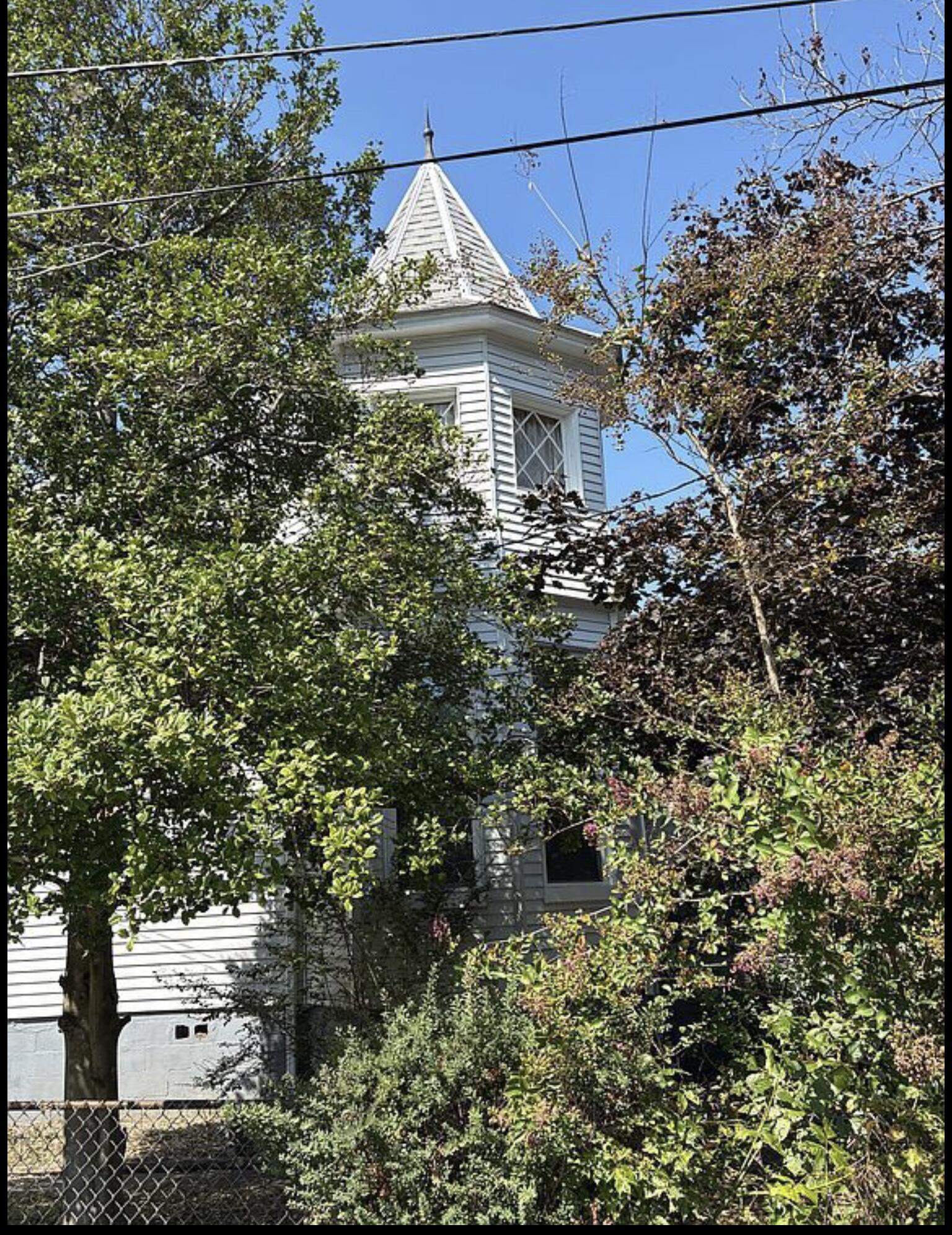 418 Front Street Property Photo 8
