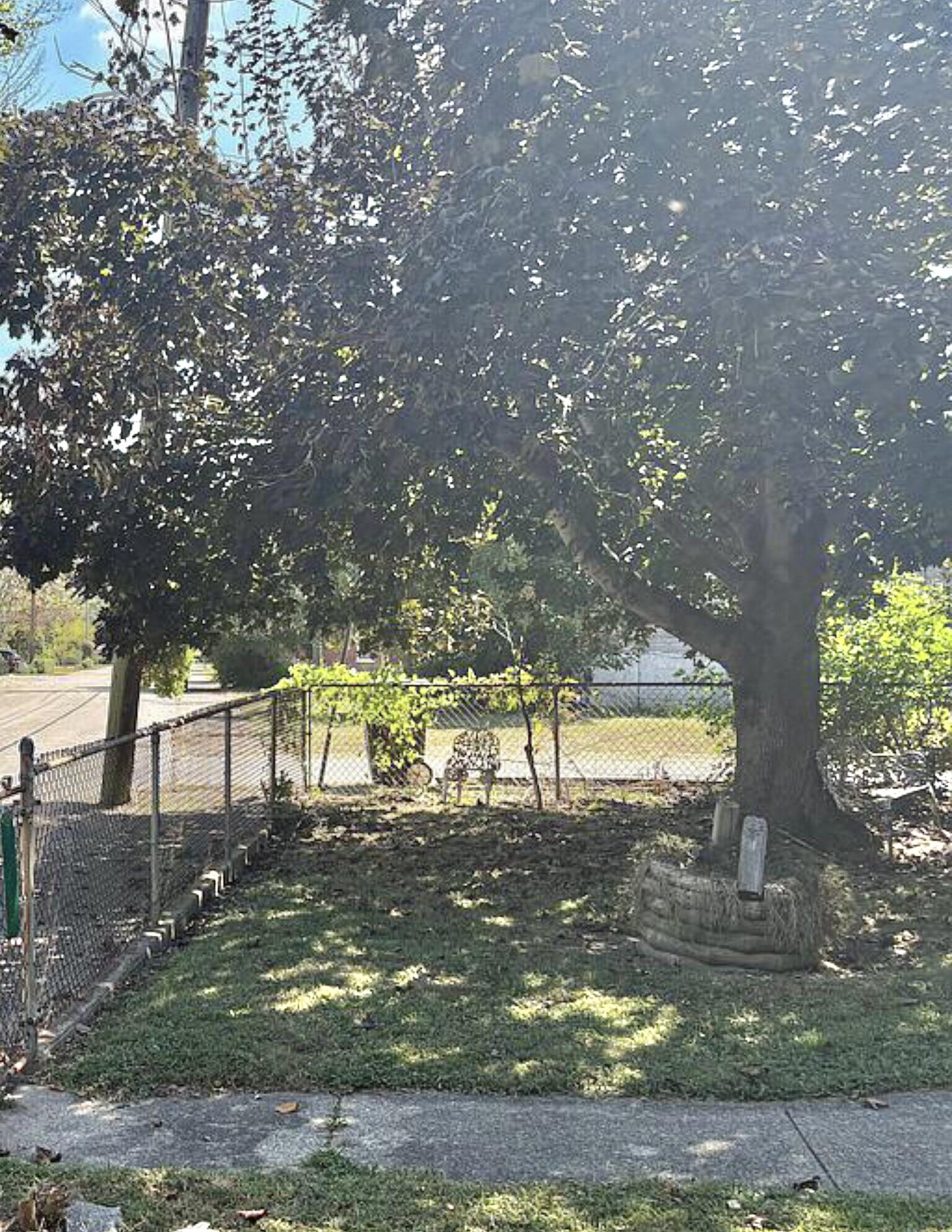418 Front Street Property Photo 13