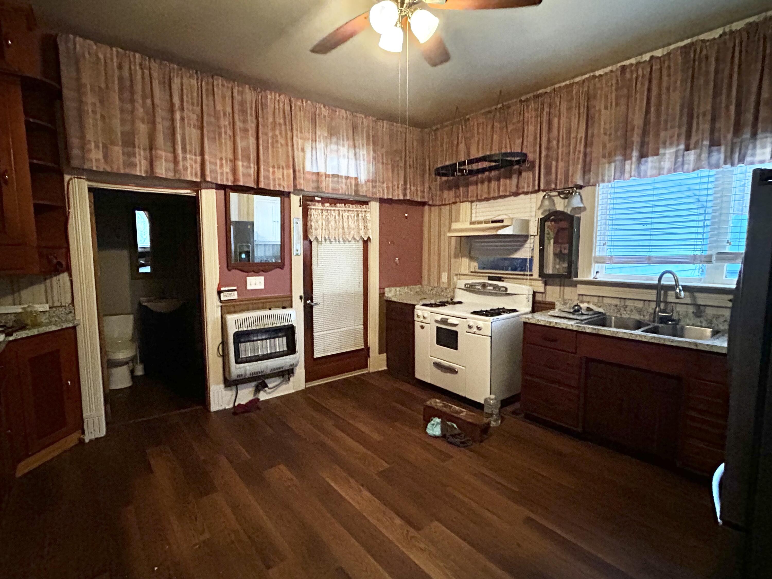 418 Front Street Property Photo 20