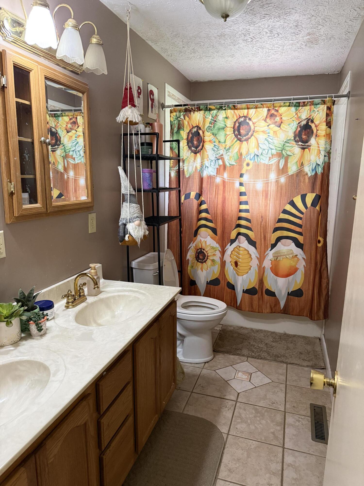 1325 Weaver Ridge Road Property Photo 12