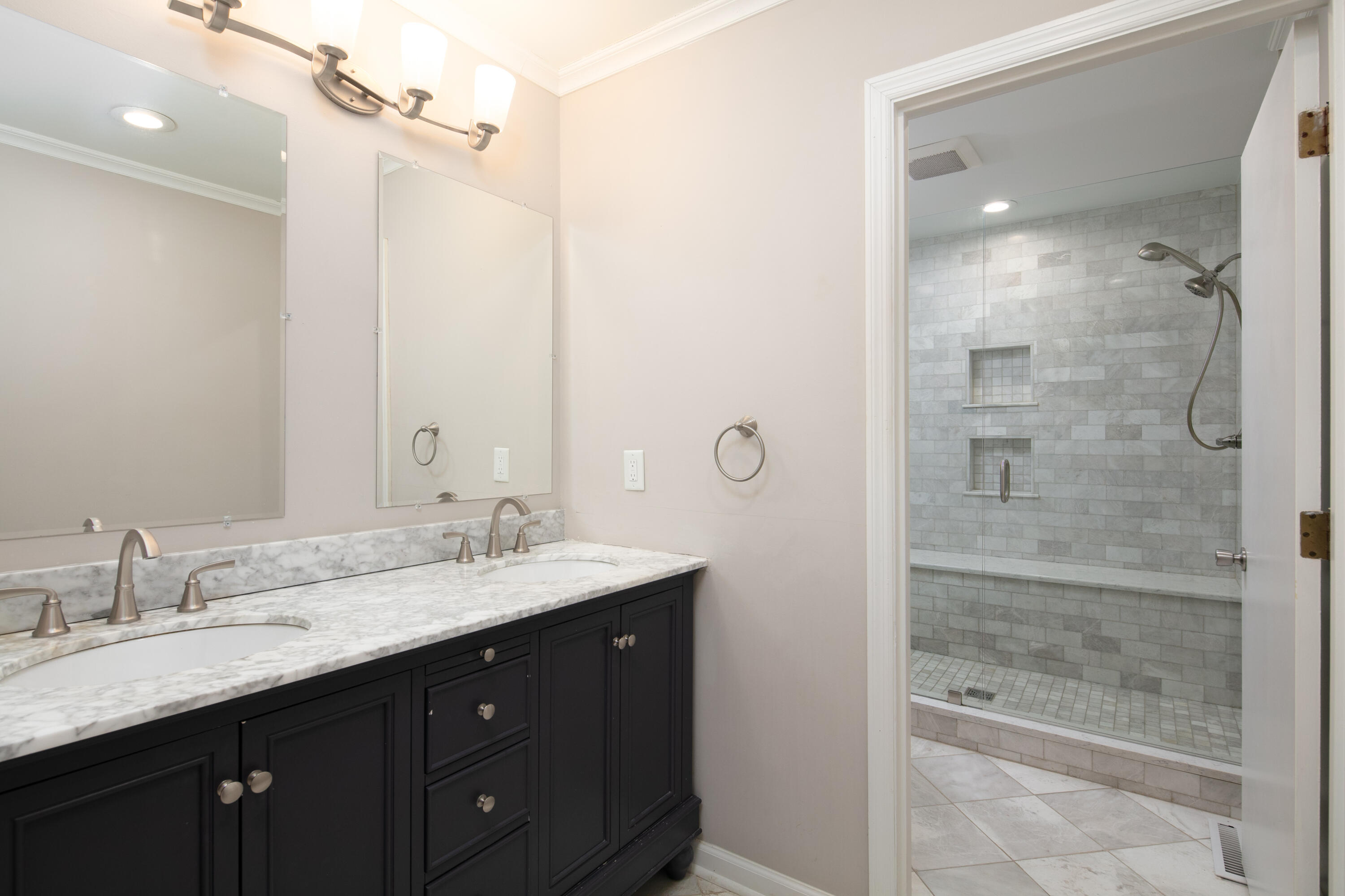 2051 Bridgeport Drive Property Photo 17