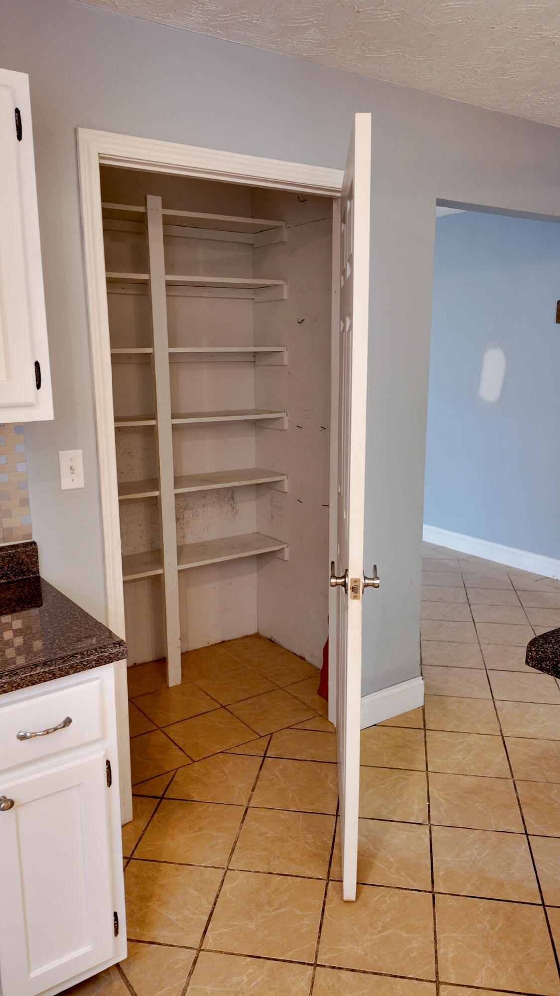 1408 Ky-80 Property Photo 17