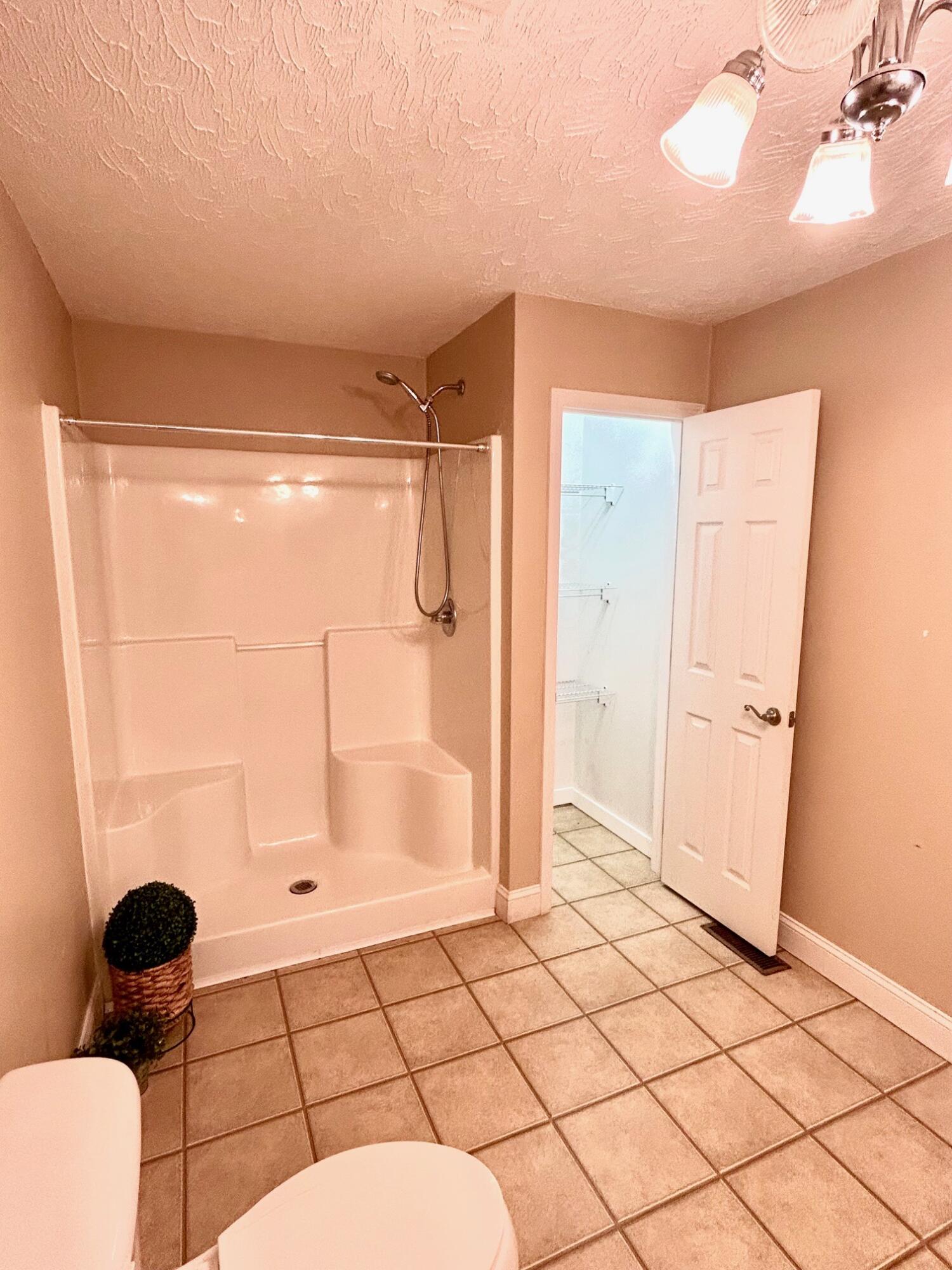 1408 Ky-80 Property Photo 56