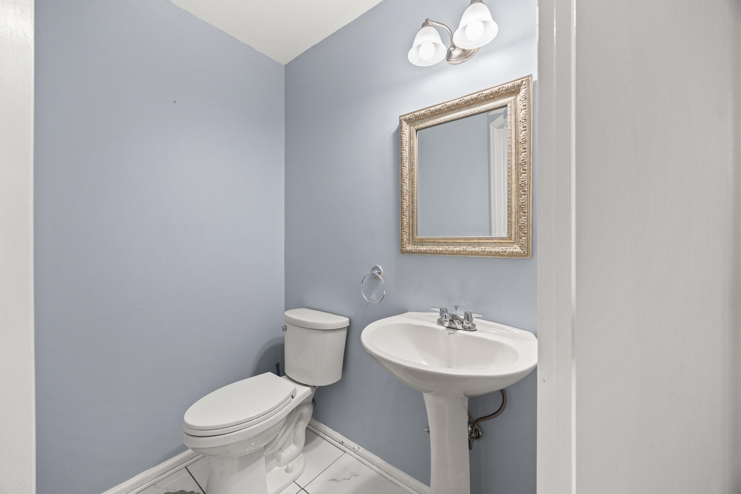 212 New River Court Property Photo 6
