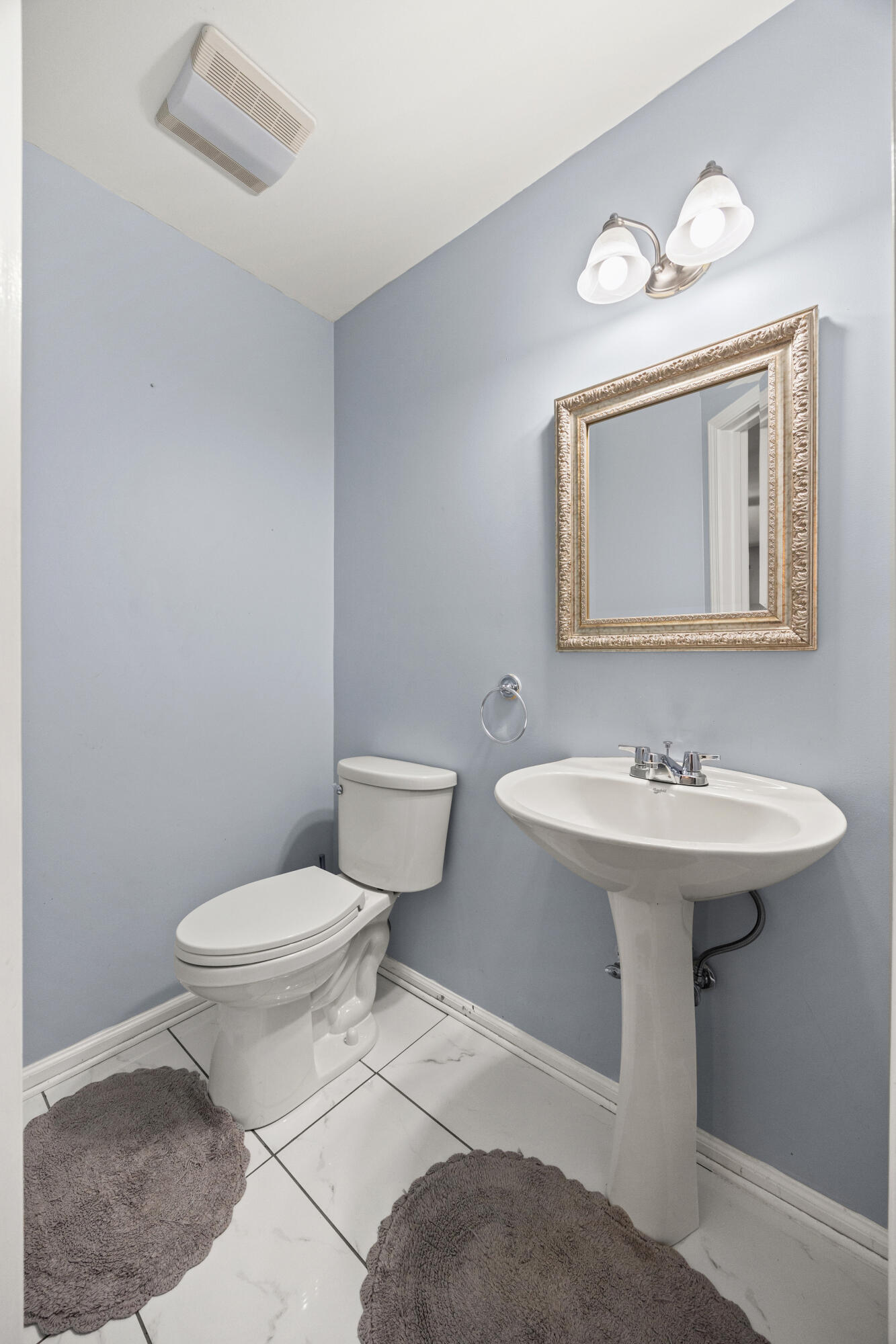 212 New River Court Property Photo 7