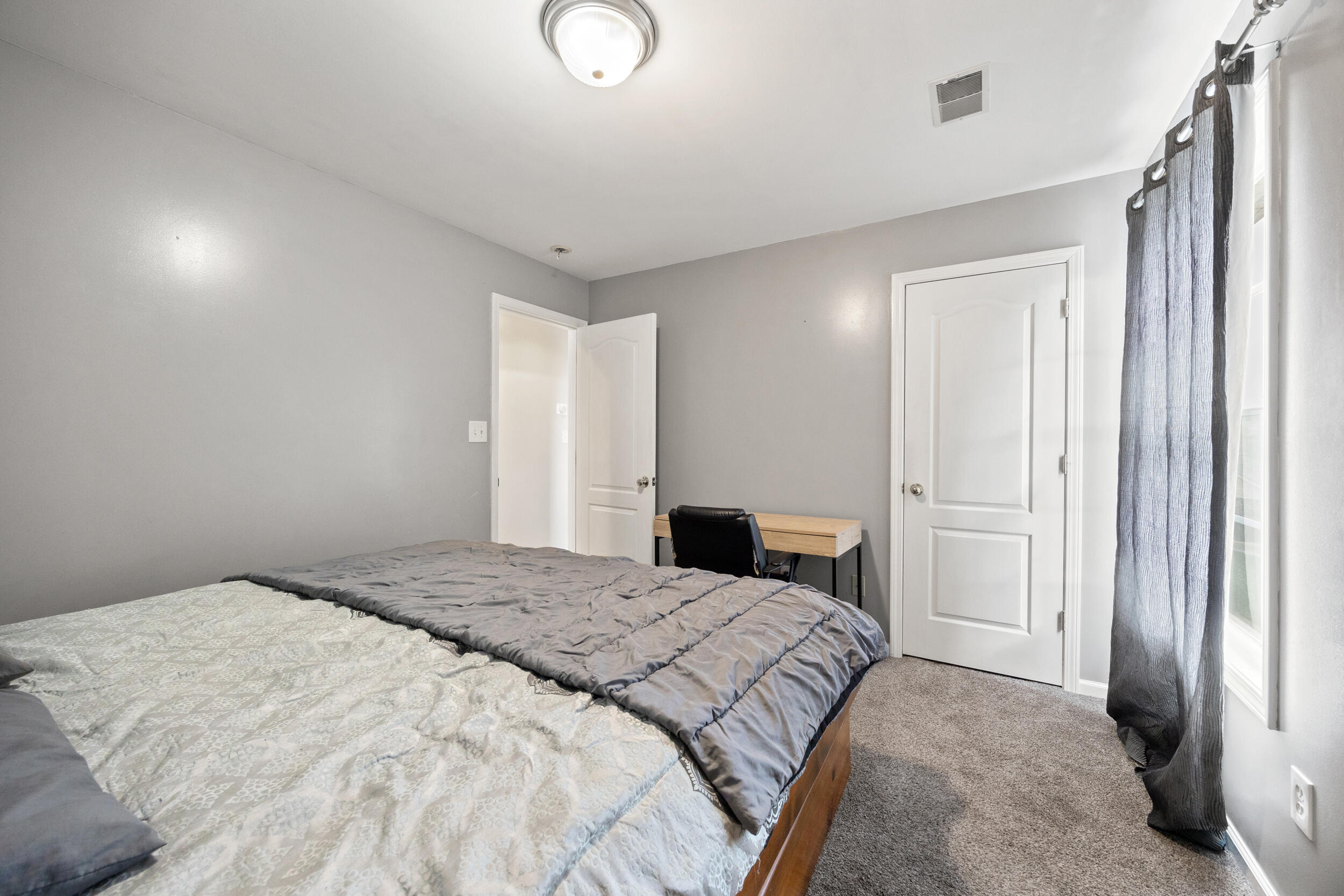 212 New River Court Property Photo 28