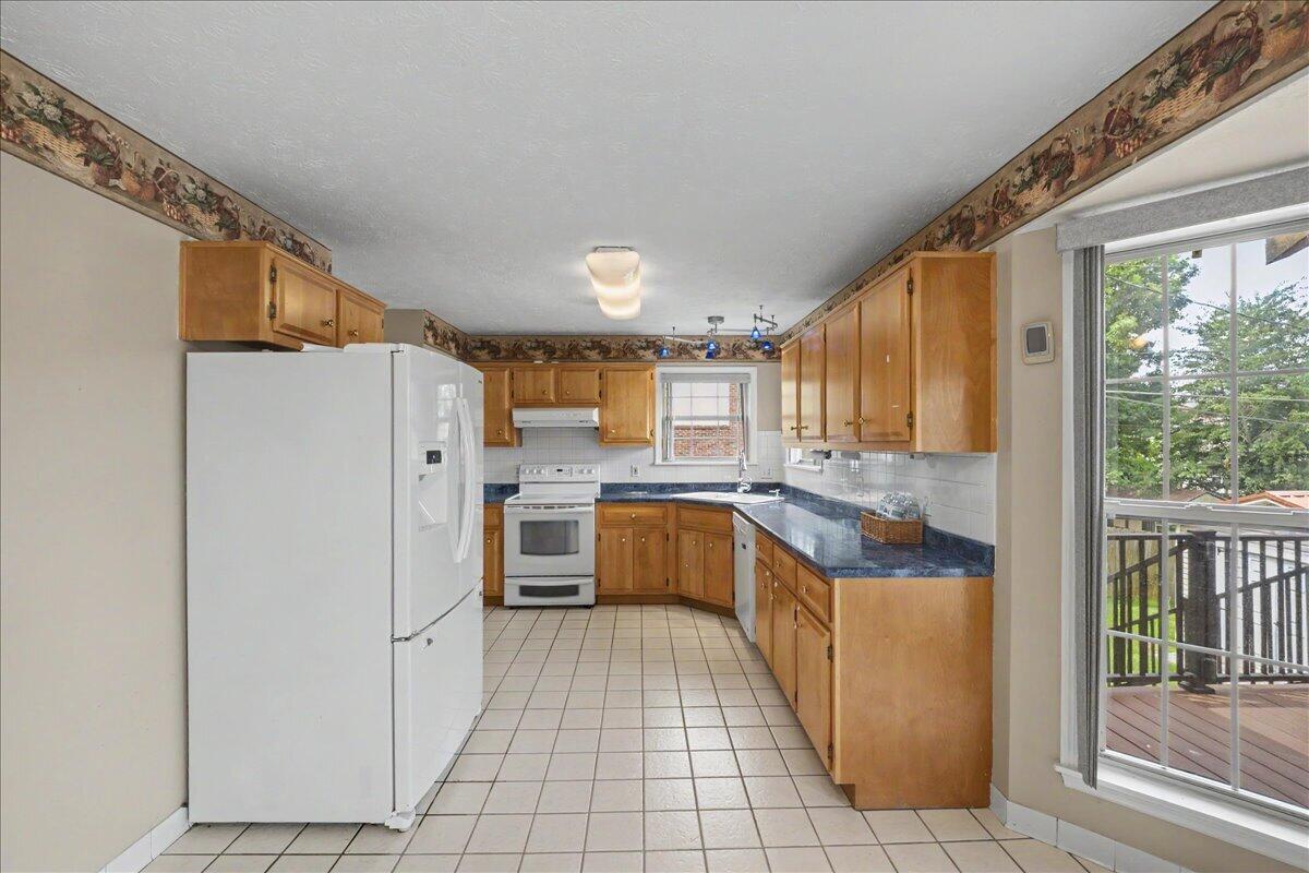 1054 Devane Lane Property Photo 17