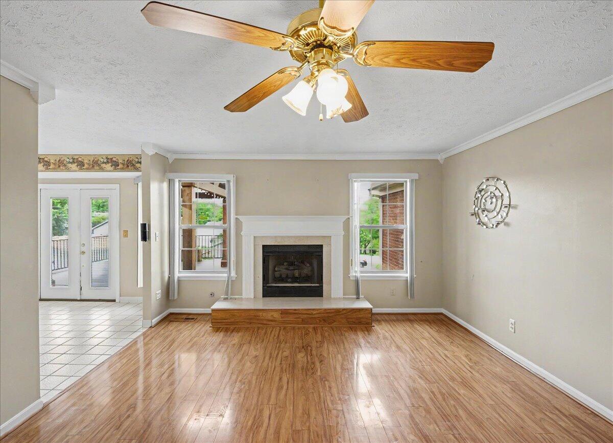 1054 Devane Lane Property Photo 24