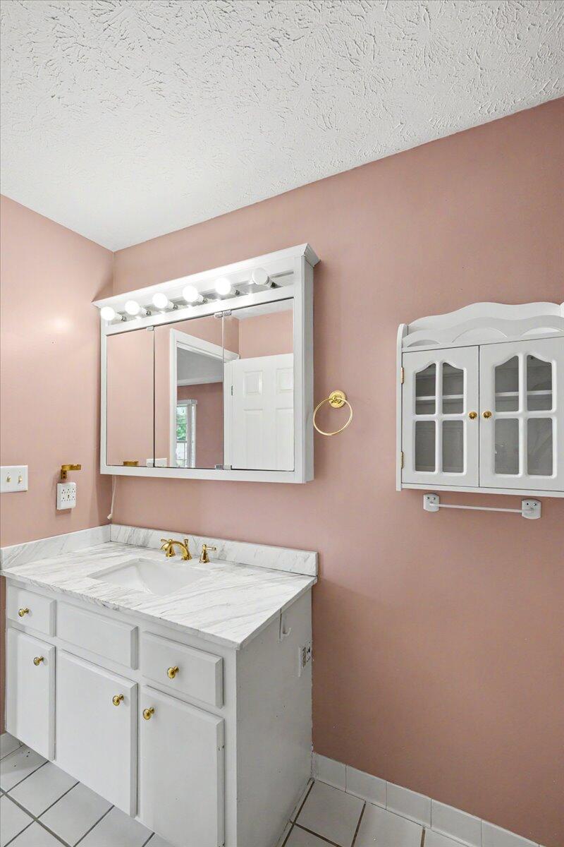 1054 Devane Lane Property Photo 32