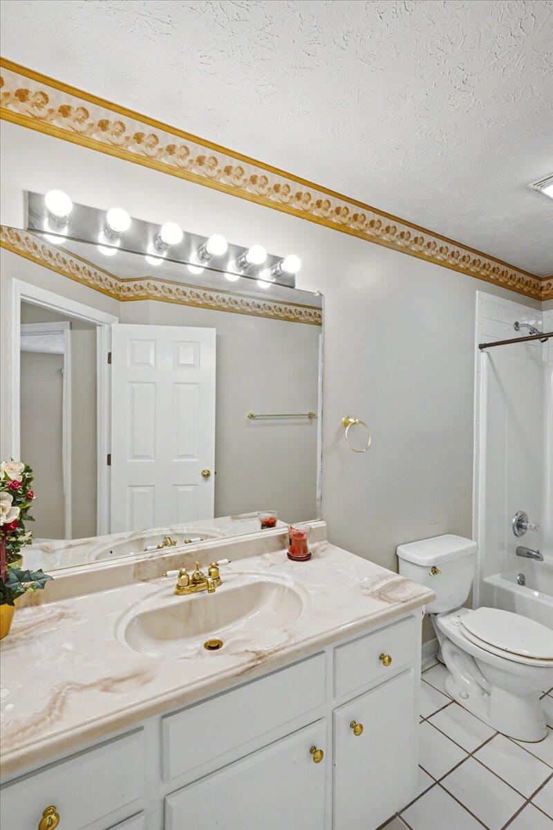 1054 Devane Lane Property Photo 43