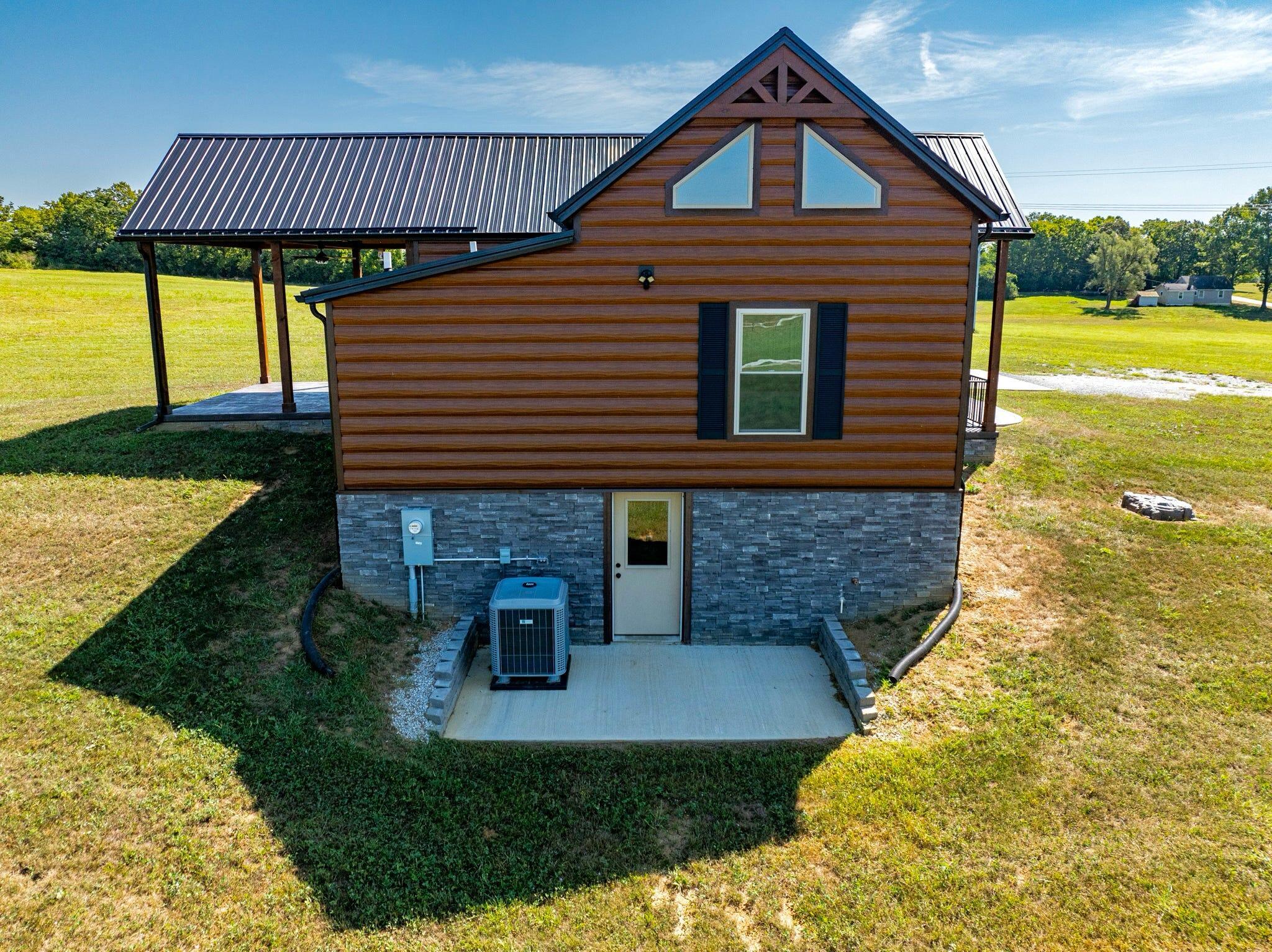 910 Walnut Grove Road Property Photo 4