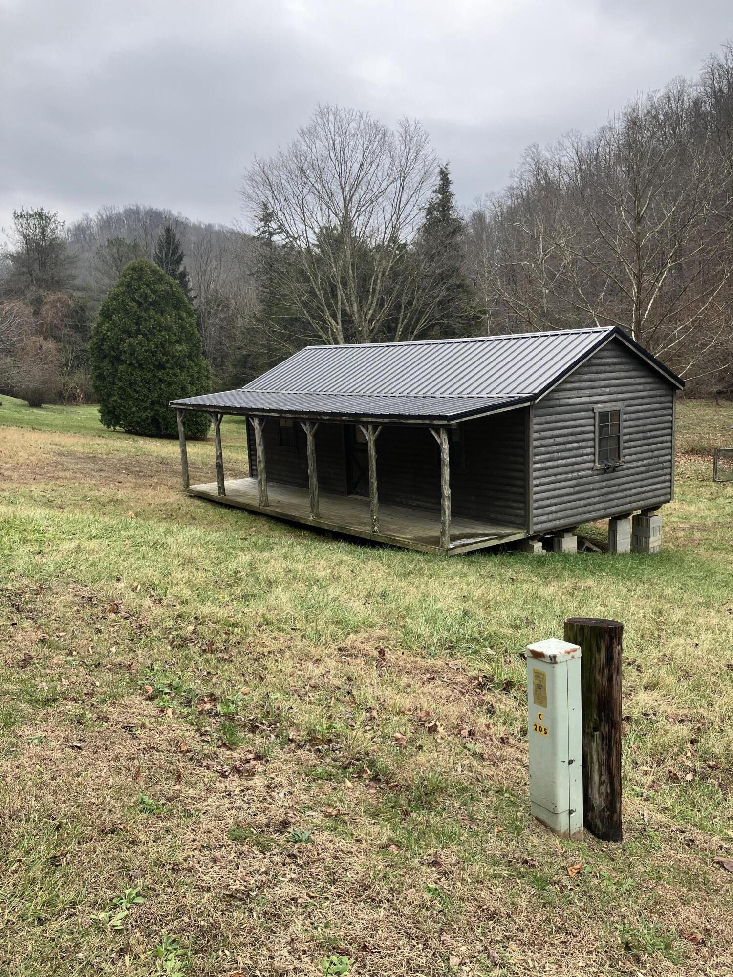 7619 Hawkins Branch Road Property Photo 4