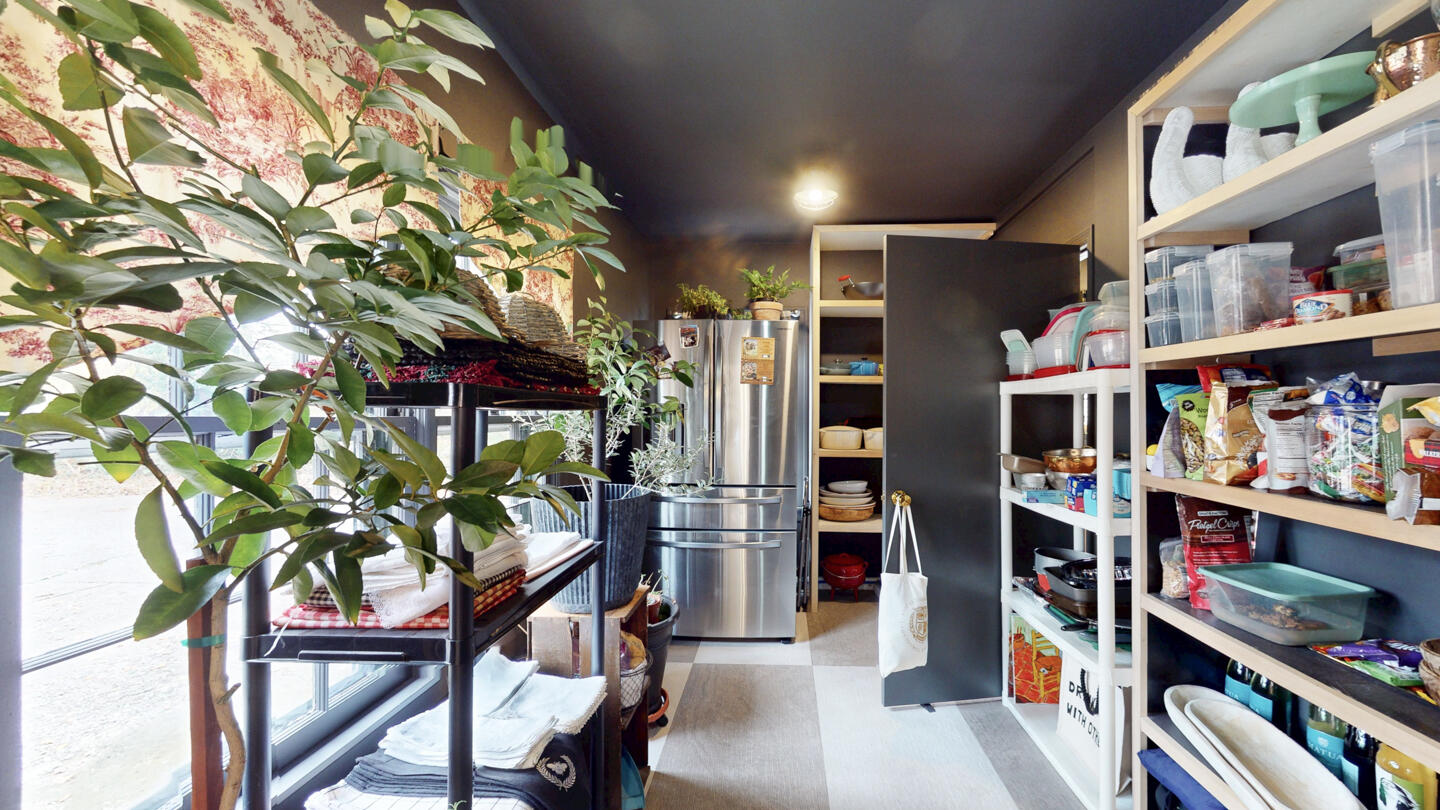 511-13 Capital Avenue Property Photo 24