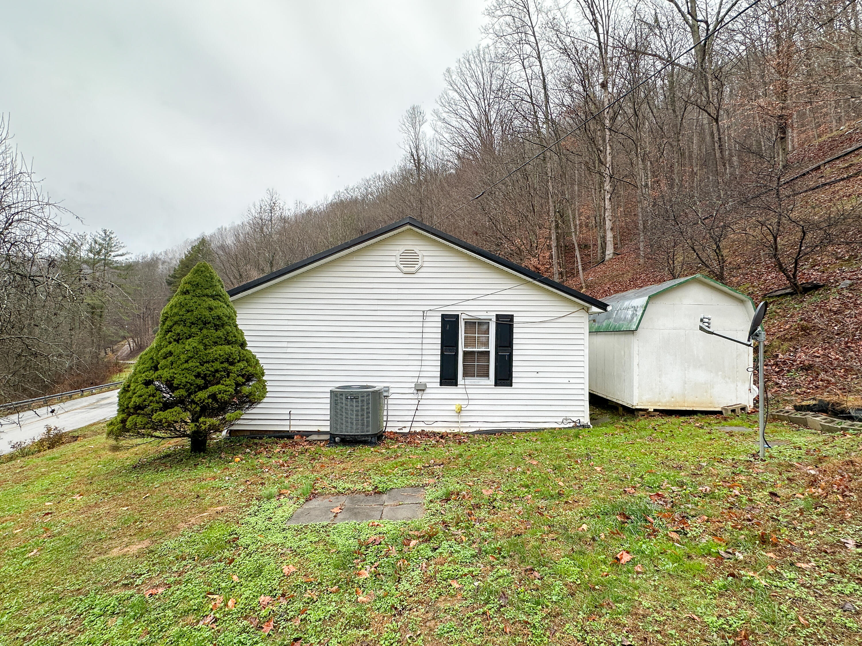 10806 406 Highway Property Photo 34