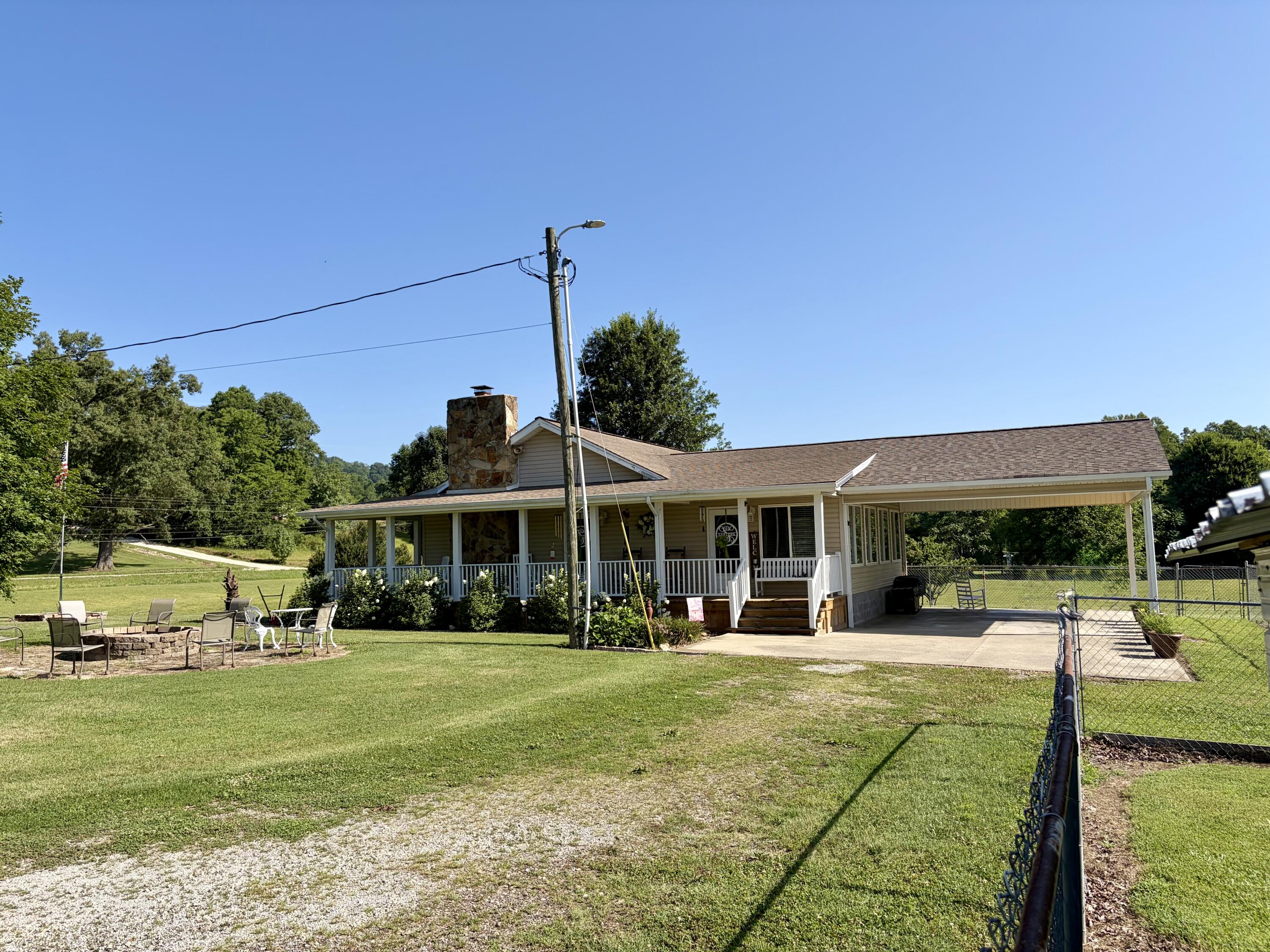4302 E Highway 904 Property Photo 4