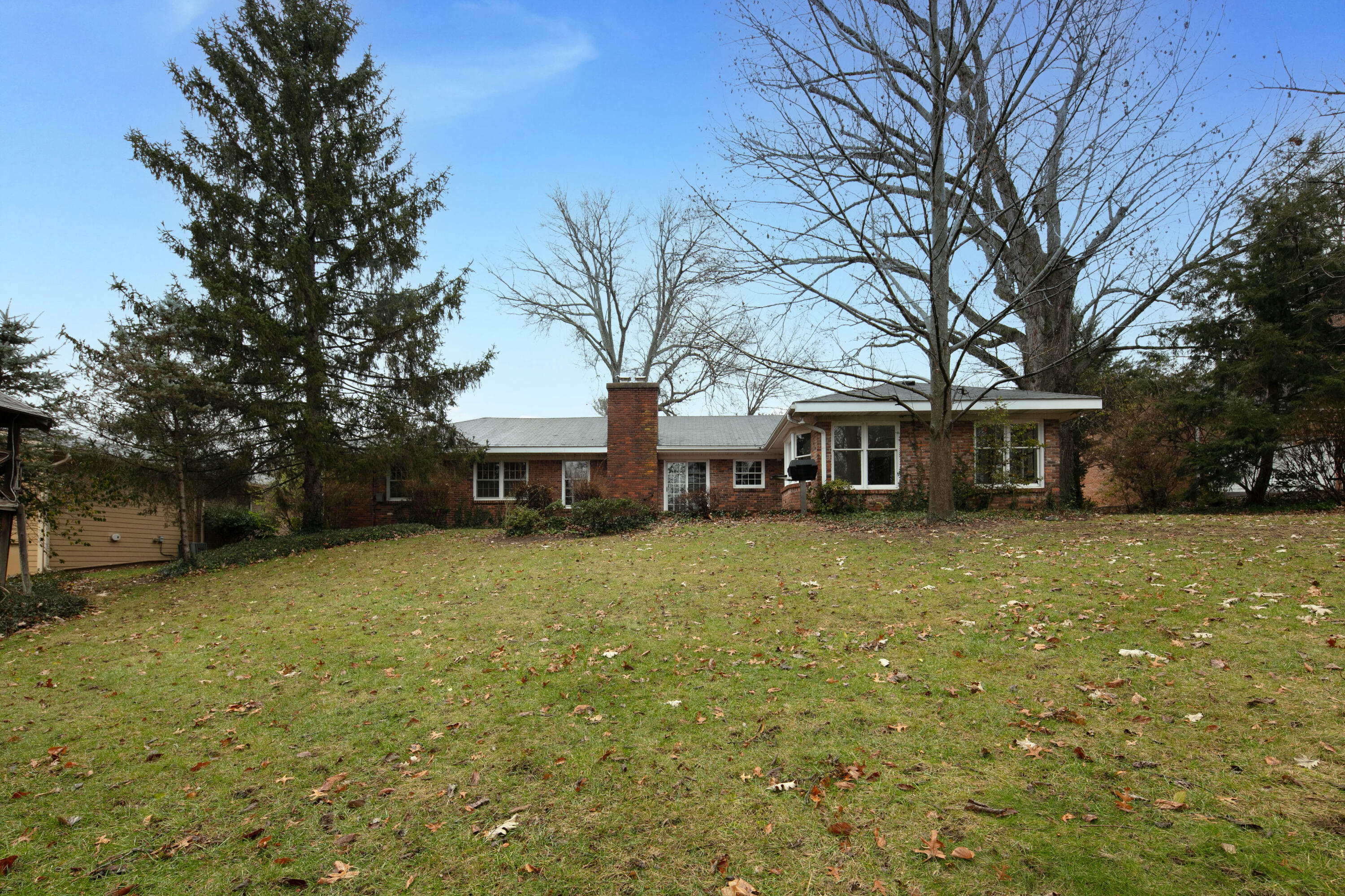 1112 The Lane Property Photo 34