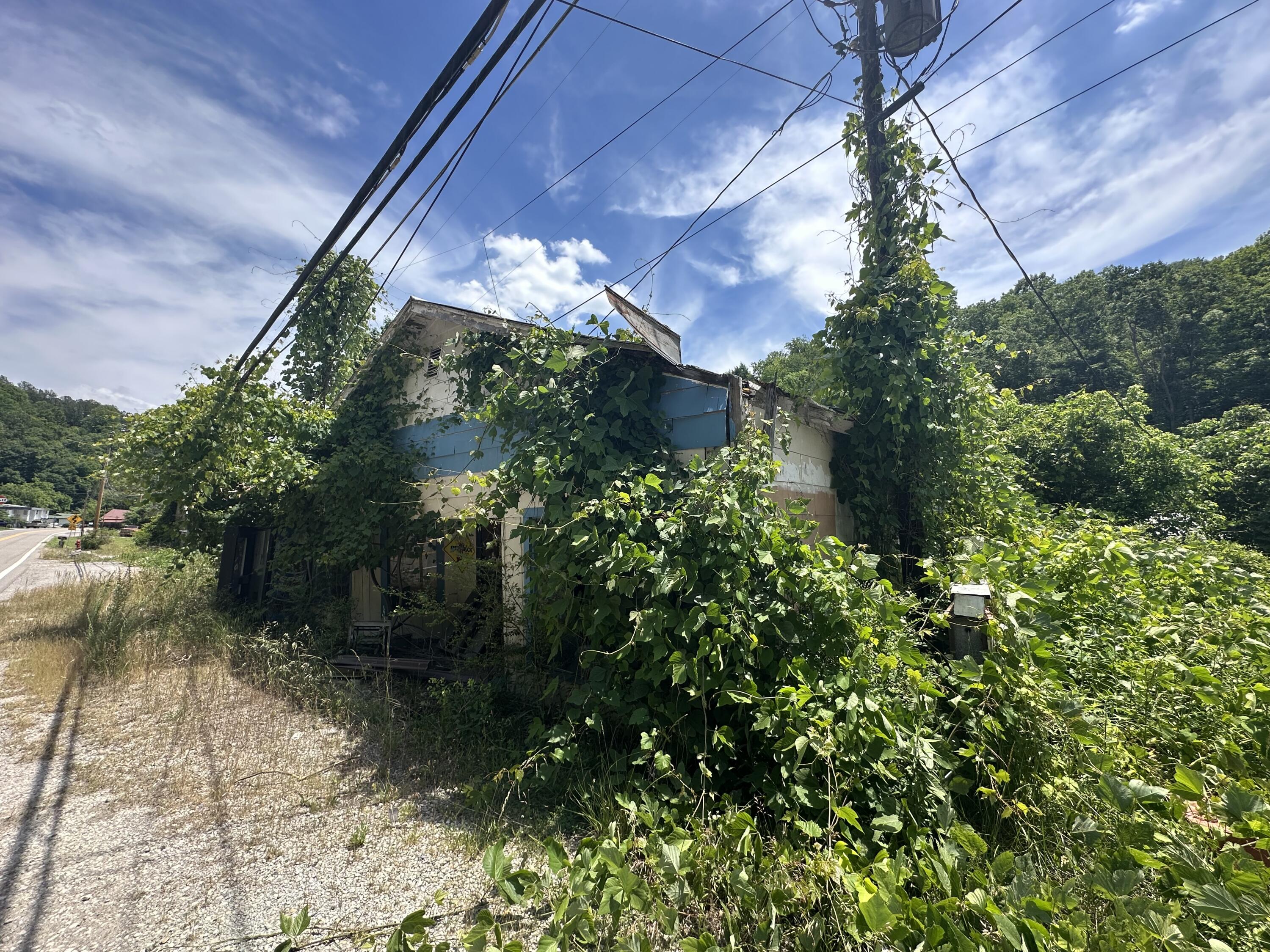 16429 Ky-122 Property Photo 3
