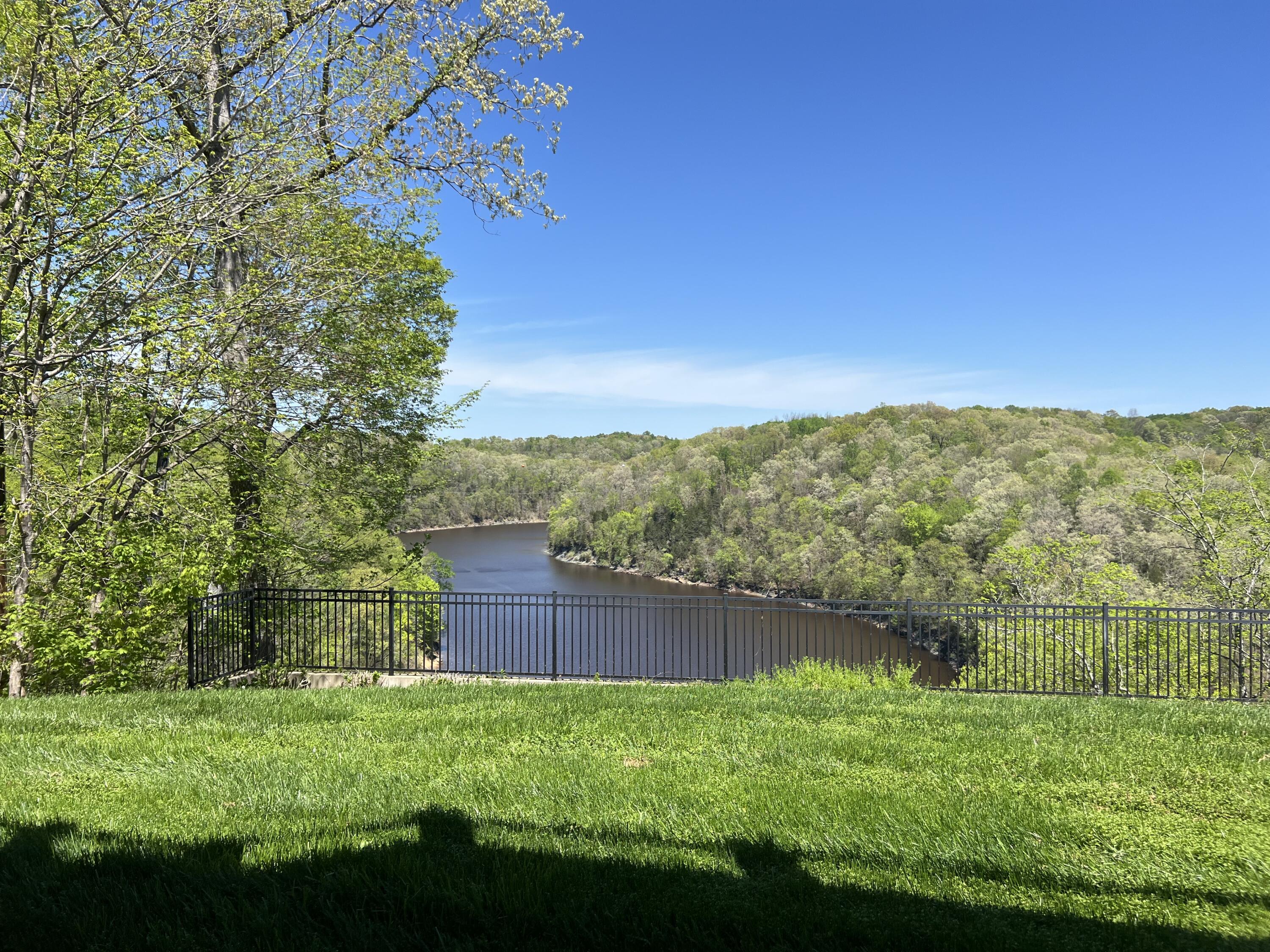 905 Lily Creek Resort Road Property Photo 5