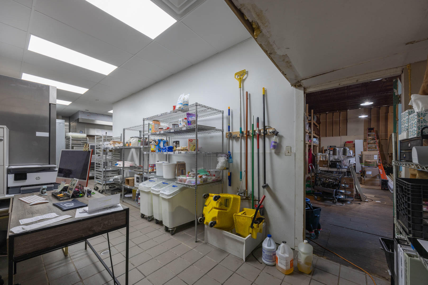 202 E Pike Street Property Photo 27
