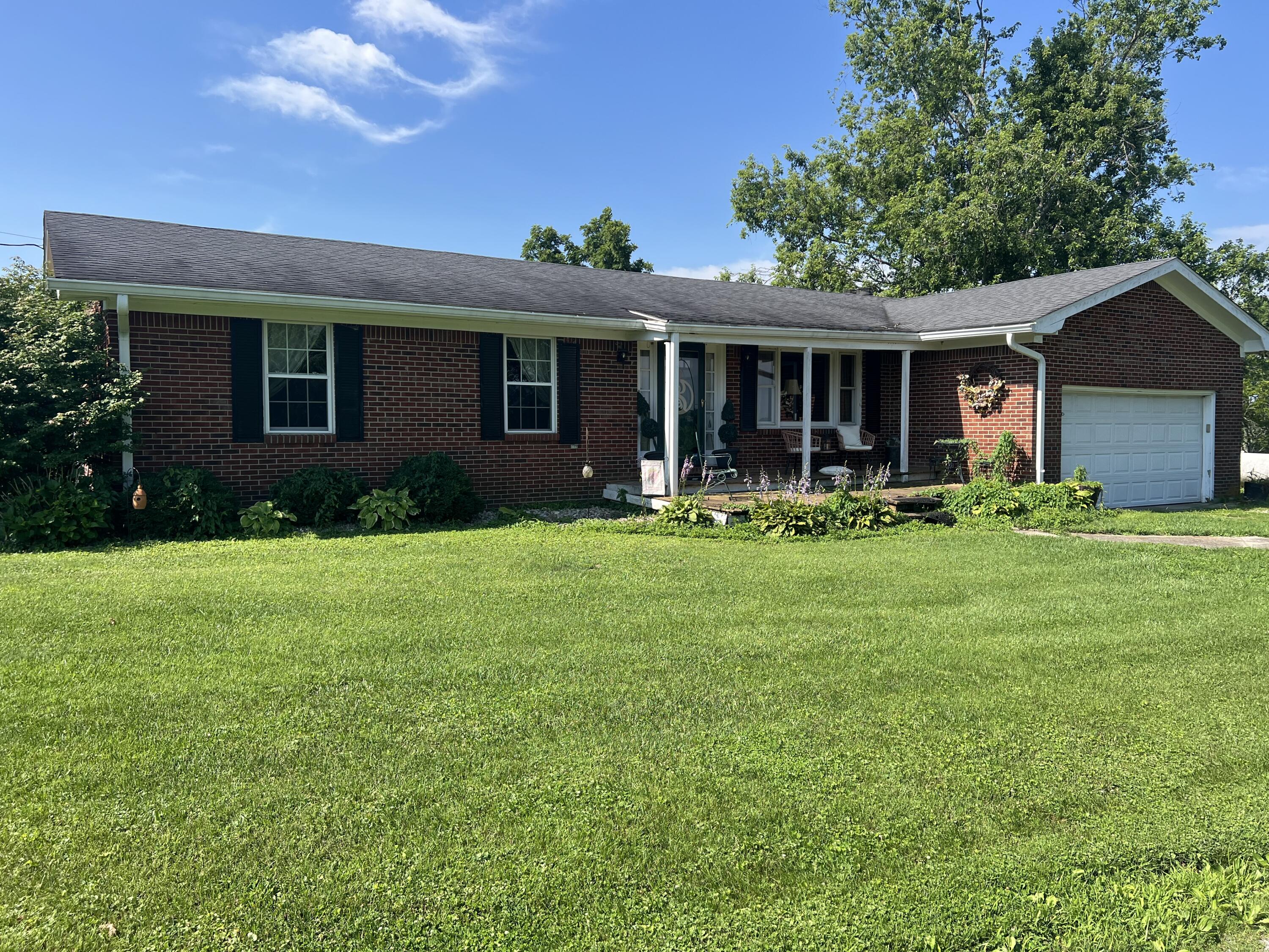 455 Davis Lane Property Photo 4