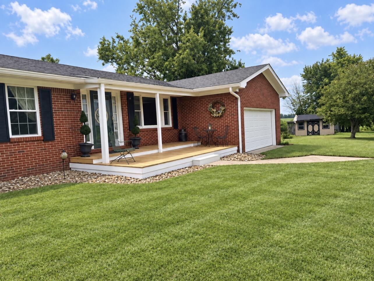 455 Davis Lane Property Photo 4