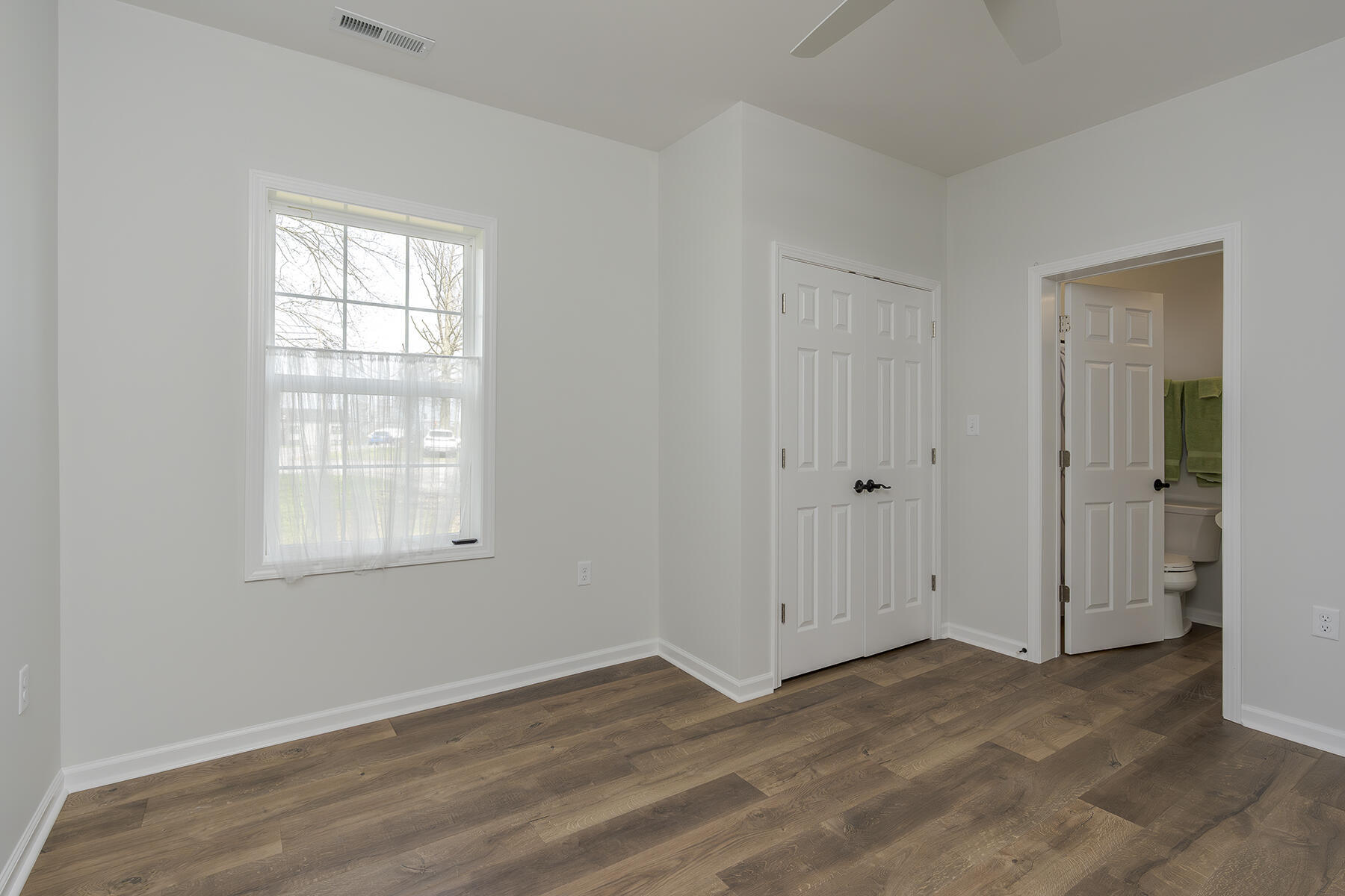94 E 20th Street Property Photo 18
