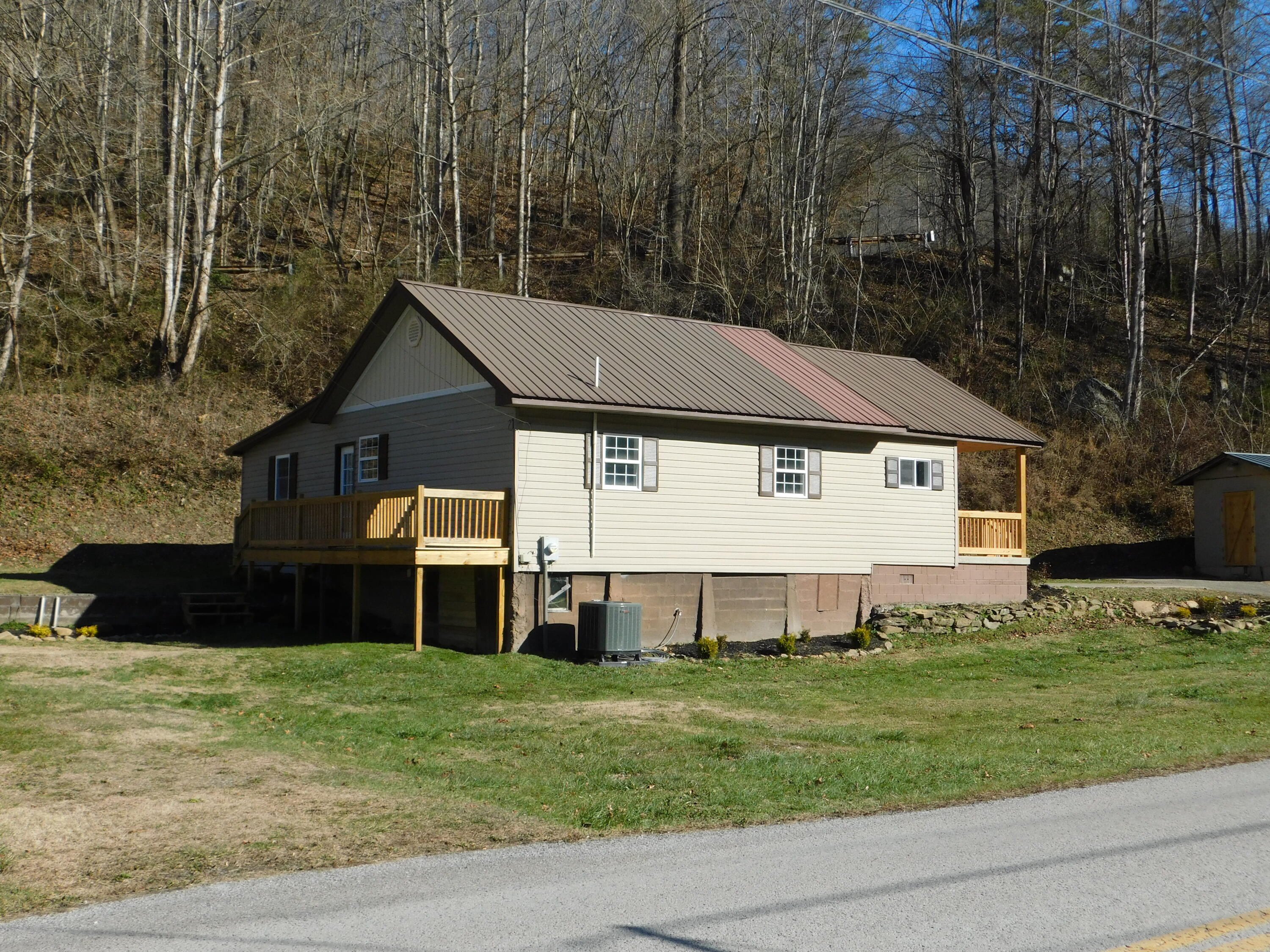 2885 Ky-215 Property Photo 8