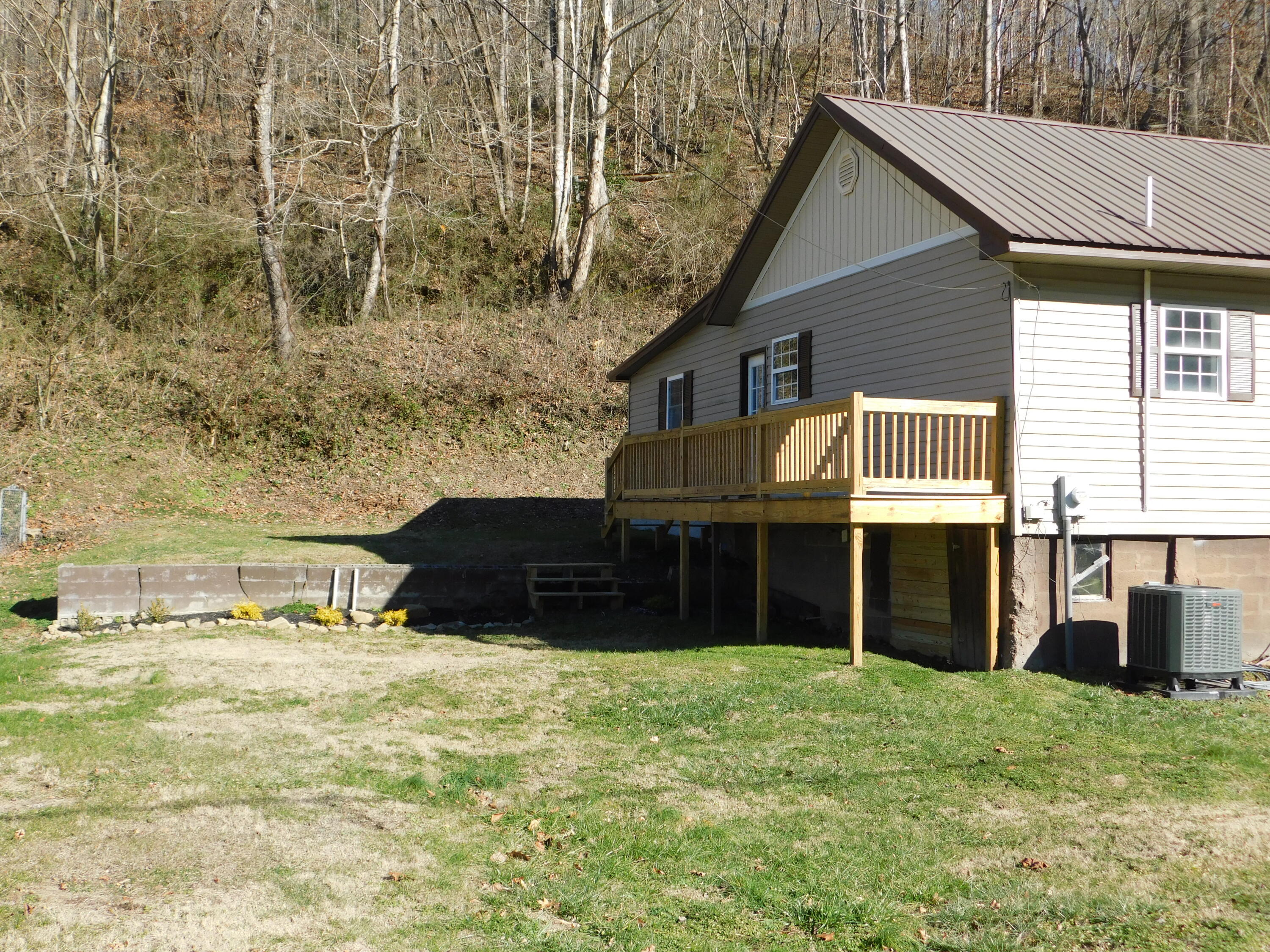 2885 Ky-215 Property Photo 14