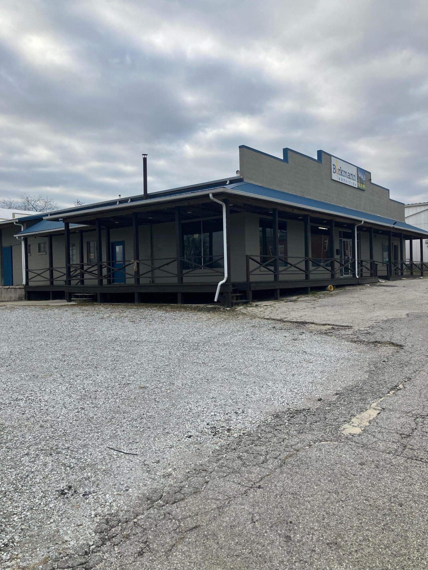 212 N Depot Street Property Photo 2