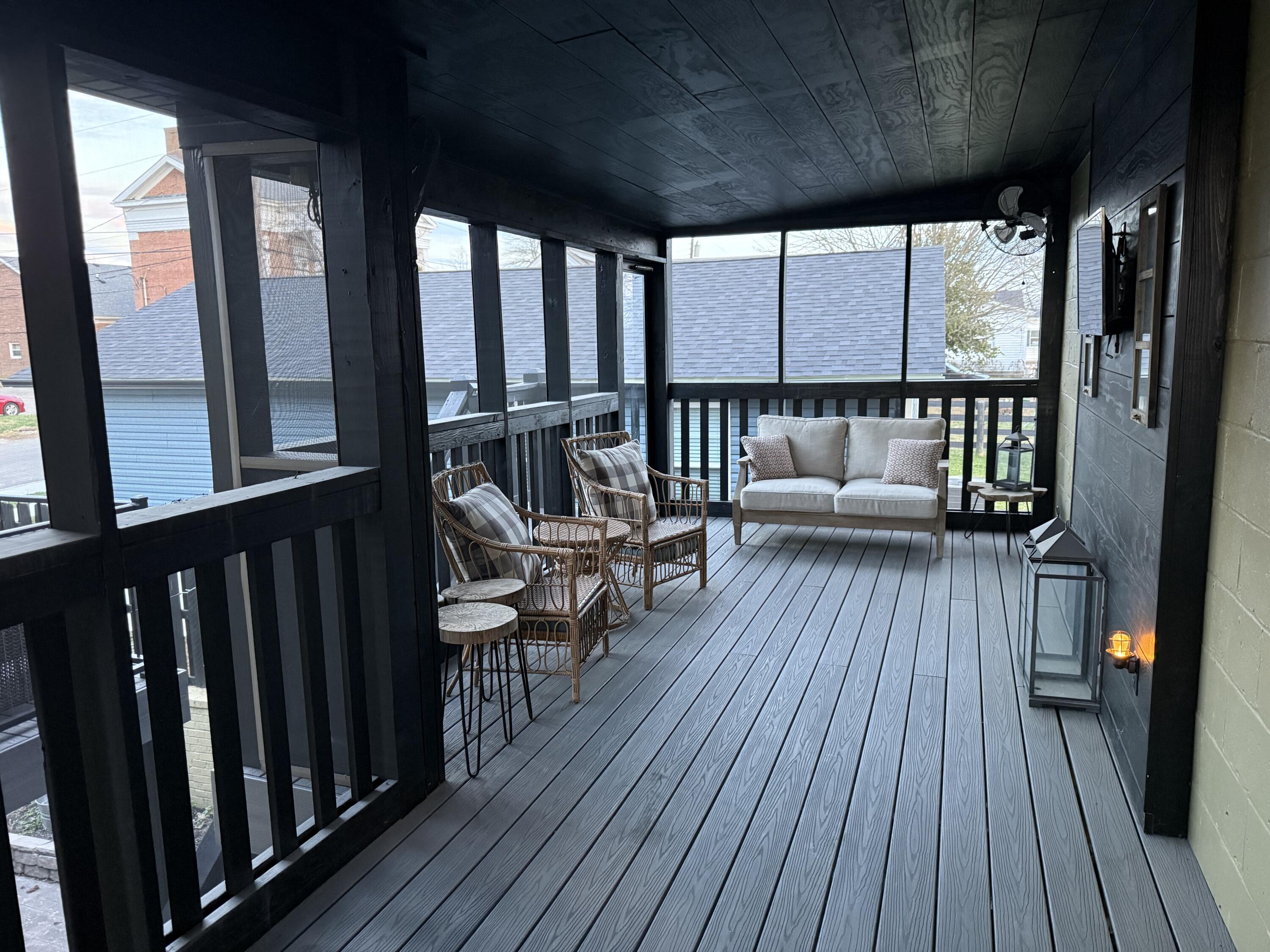 107 E Street Property Photo 3