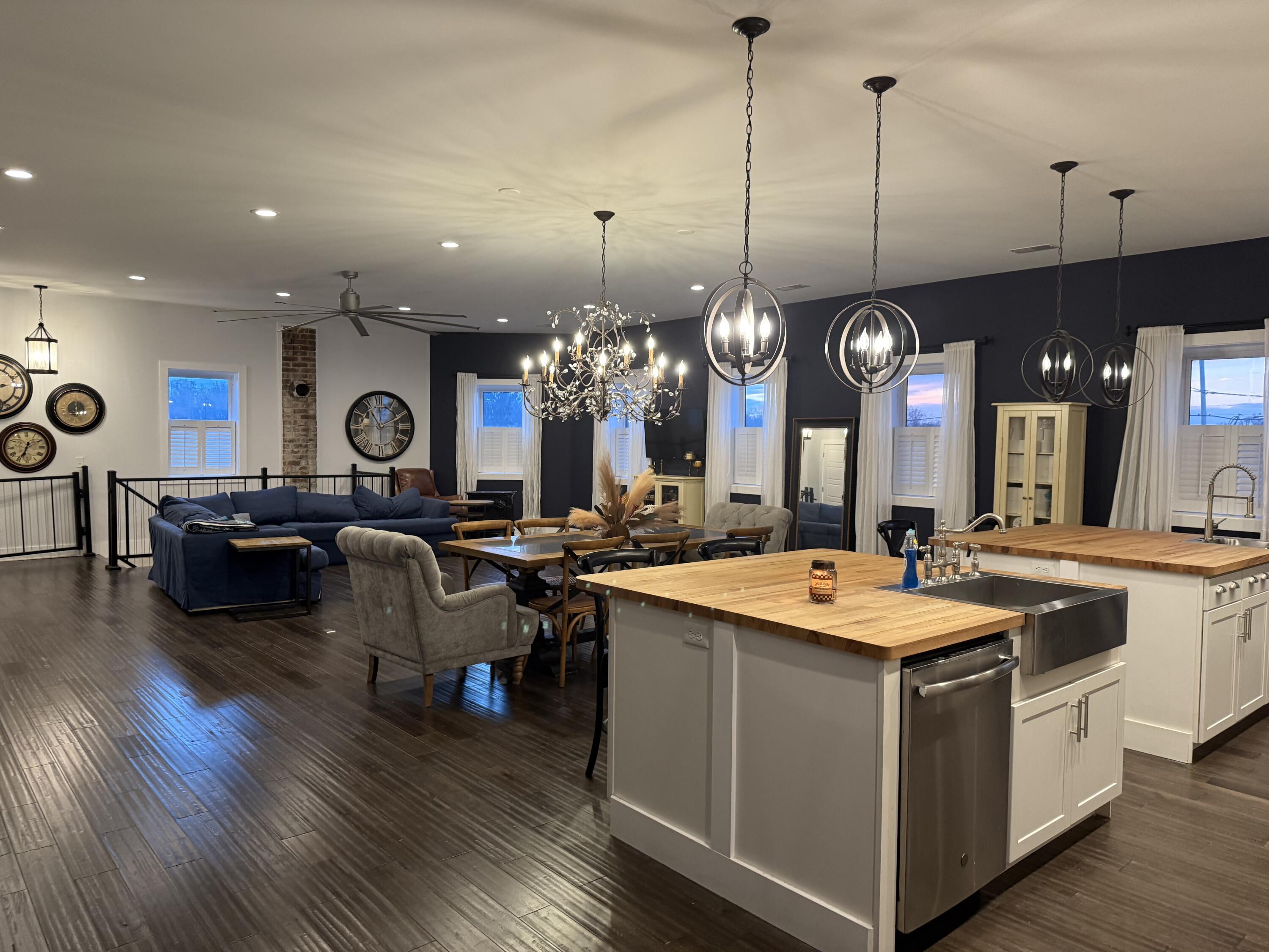 107 E Street Property Photo 8