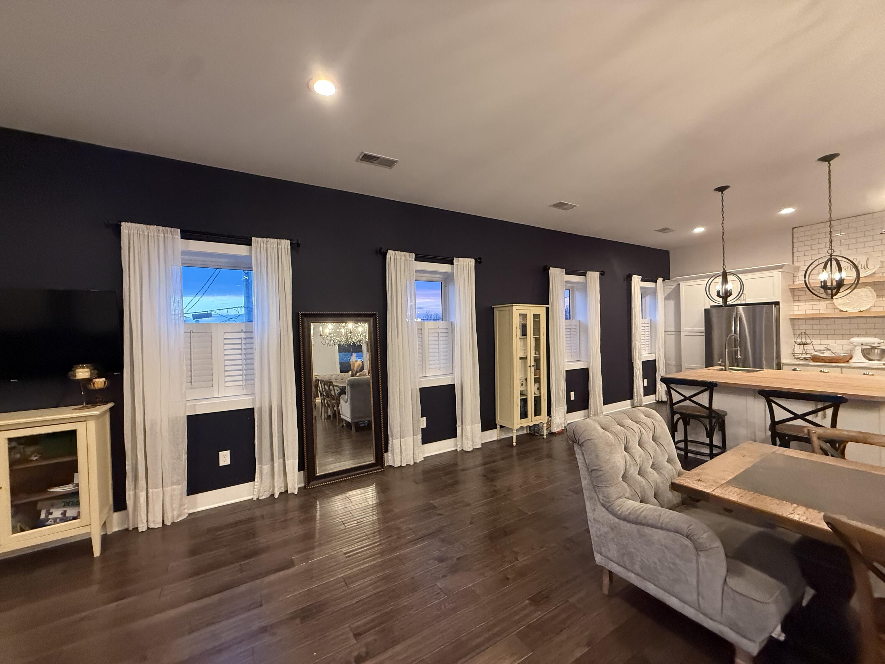 107 E Street Property Photo 17
