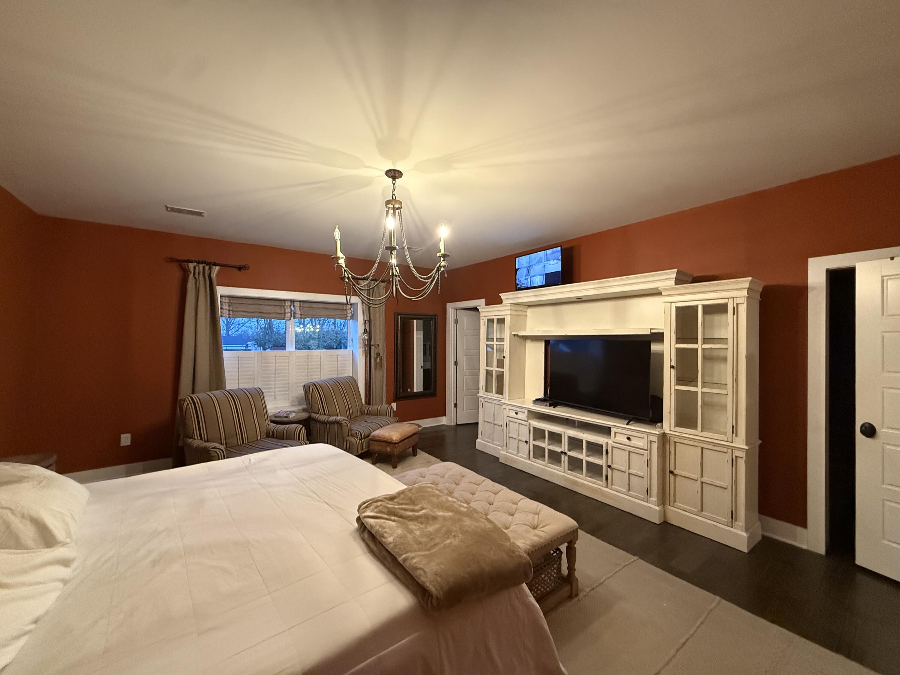 107 E Street Property Photo 21