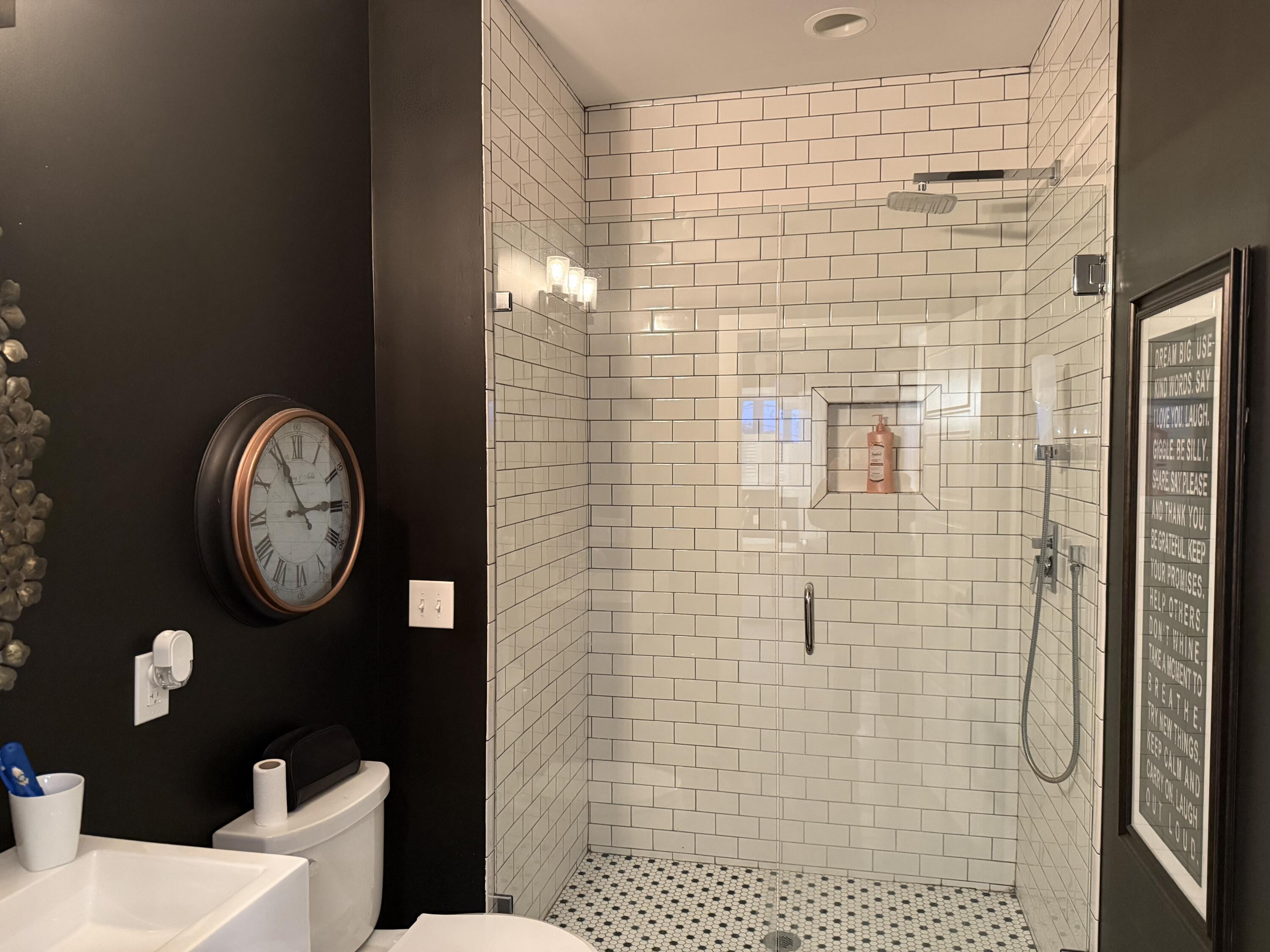 107 E Street Property Photo 27