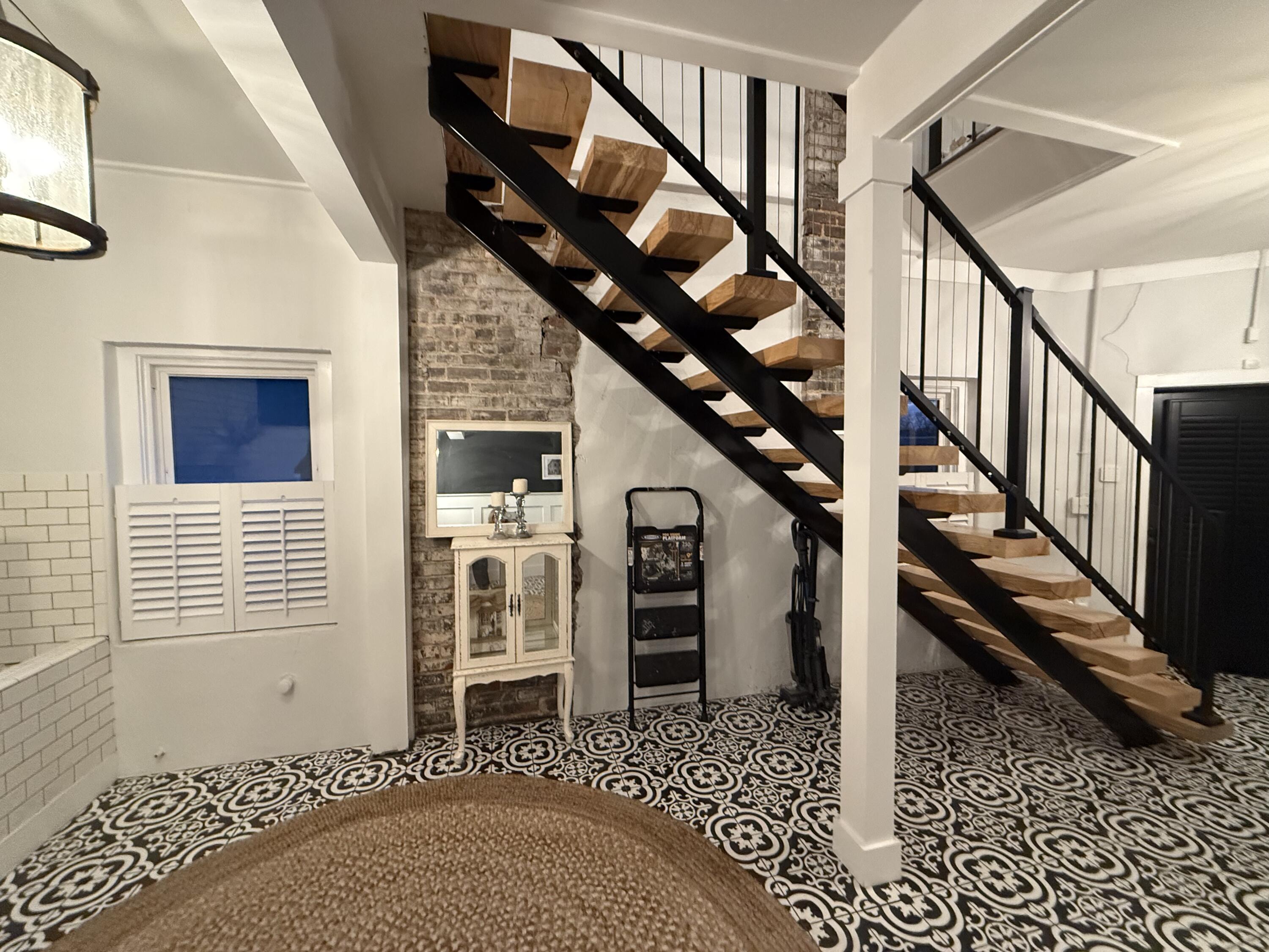 107 E Street Property Photo 32