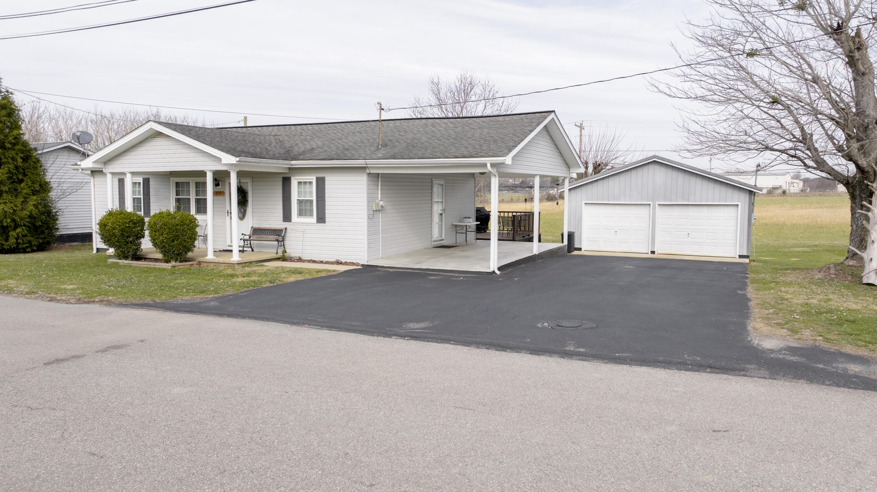 209 Tate Drive Property Photo 1