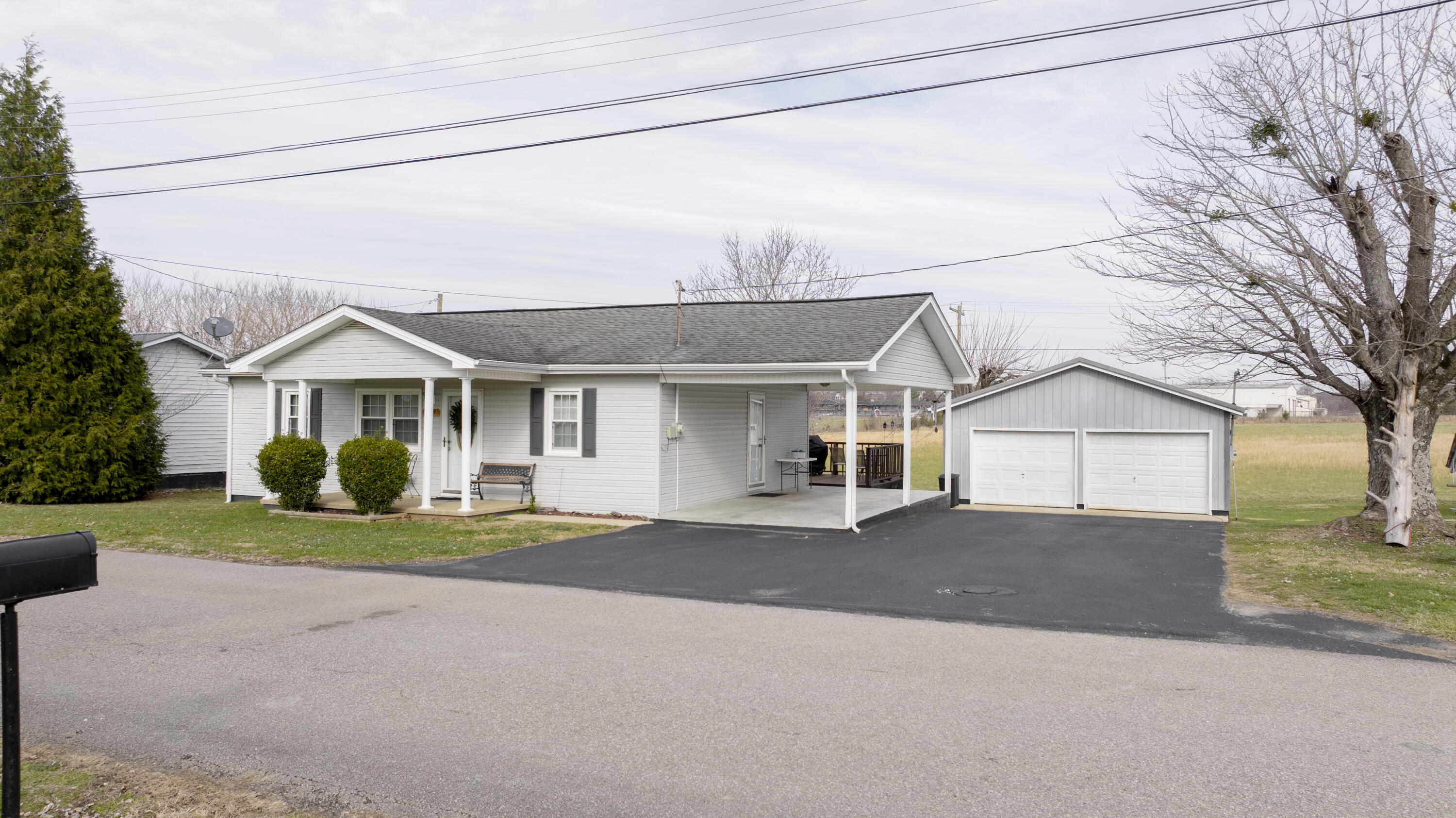 209 Tate Drive Property Photo 2