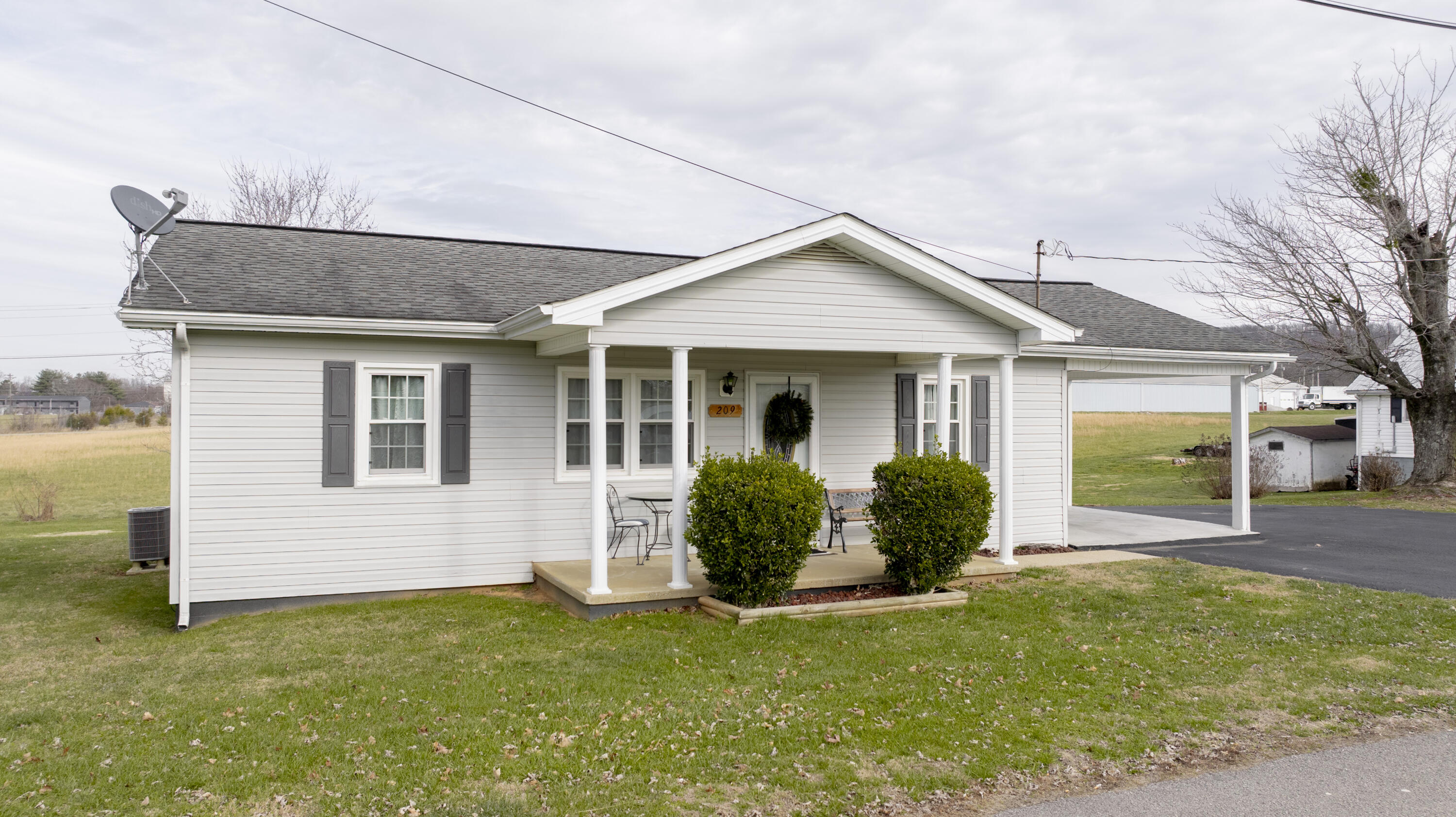 209 Tate Drive Property Photo 4
