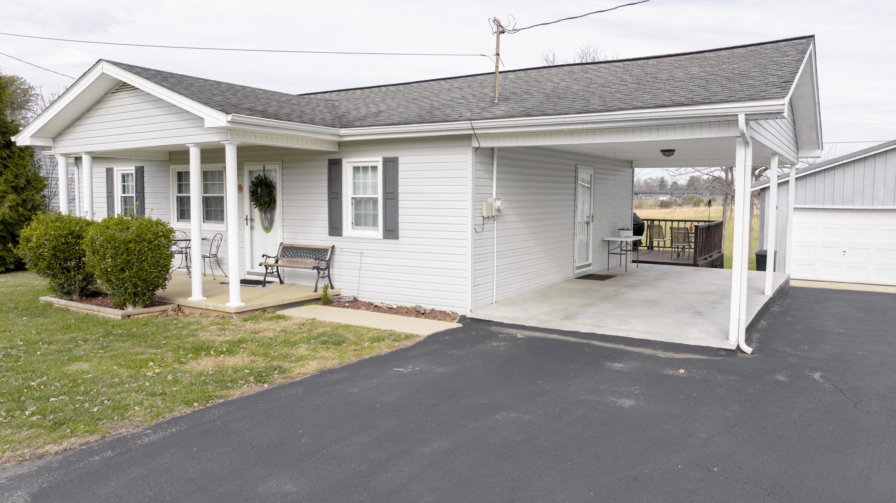 209 Tate Drive Property Photo 6